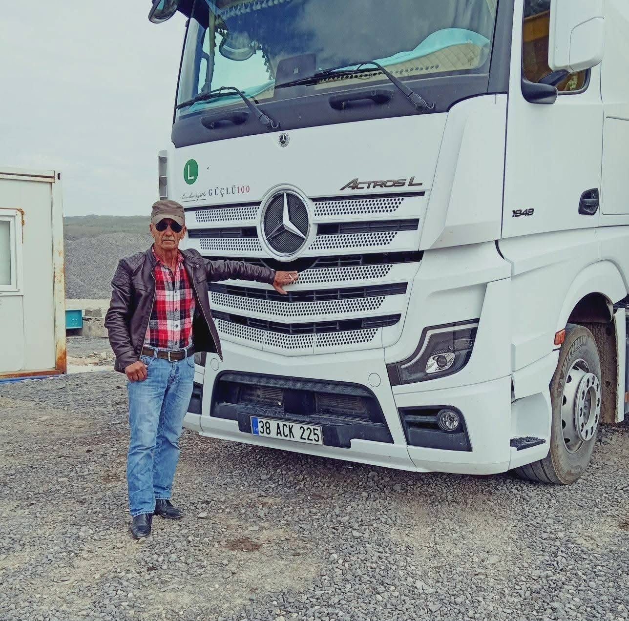 KULA’DA ZİNCİRLEME KAZA; 2 ÖLÜ, 4 YARALI