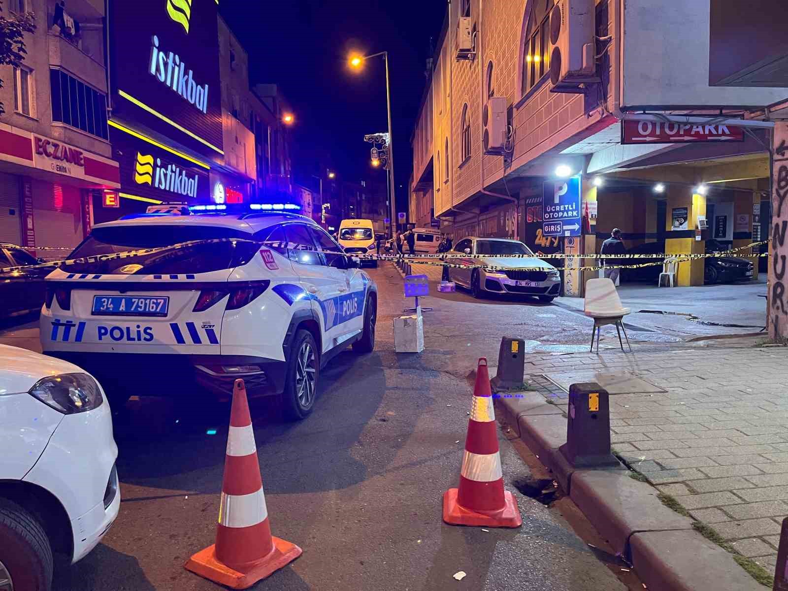 EYÜPSULTAN’DA MOTOSİKLETLİ ŞÜPHELİLERDEN SİLAHLI SALDIRI: 1 YARALI