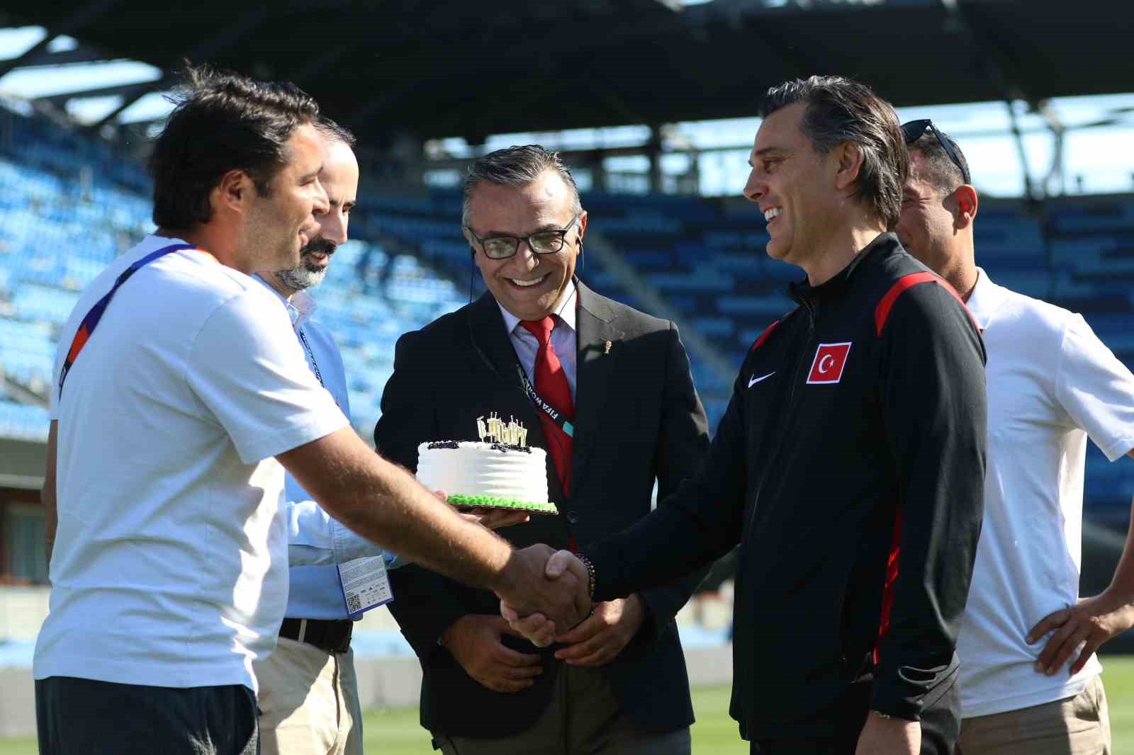 BASIN MENSUPLARINDAN MONTELLA’YA DOĞUM GÜNÜ SÜRPRİZİ