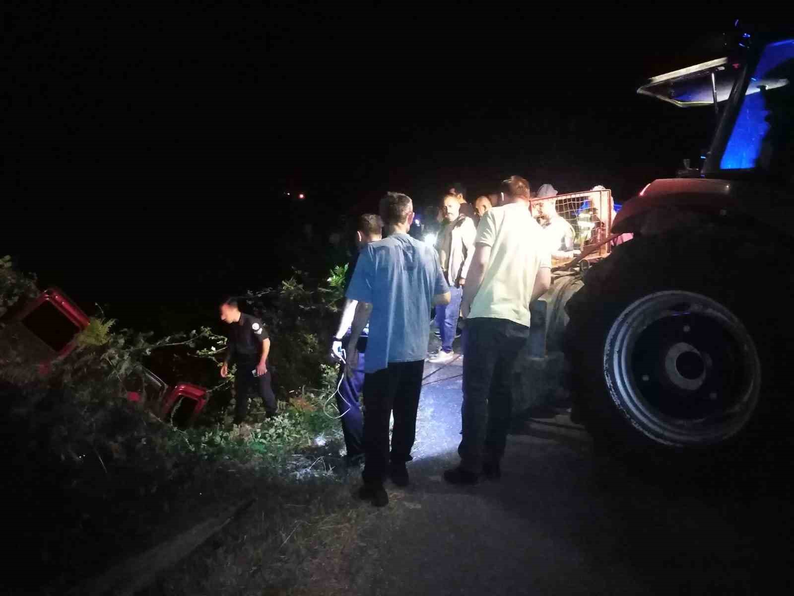 KASTAMONU’DA HAFİF TİCARİ ARAÇ ŞARAMPOLE YUVARLANDI: 1 YARALI