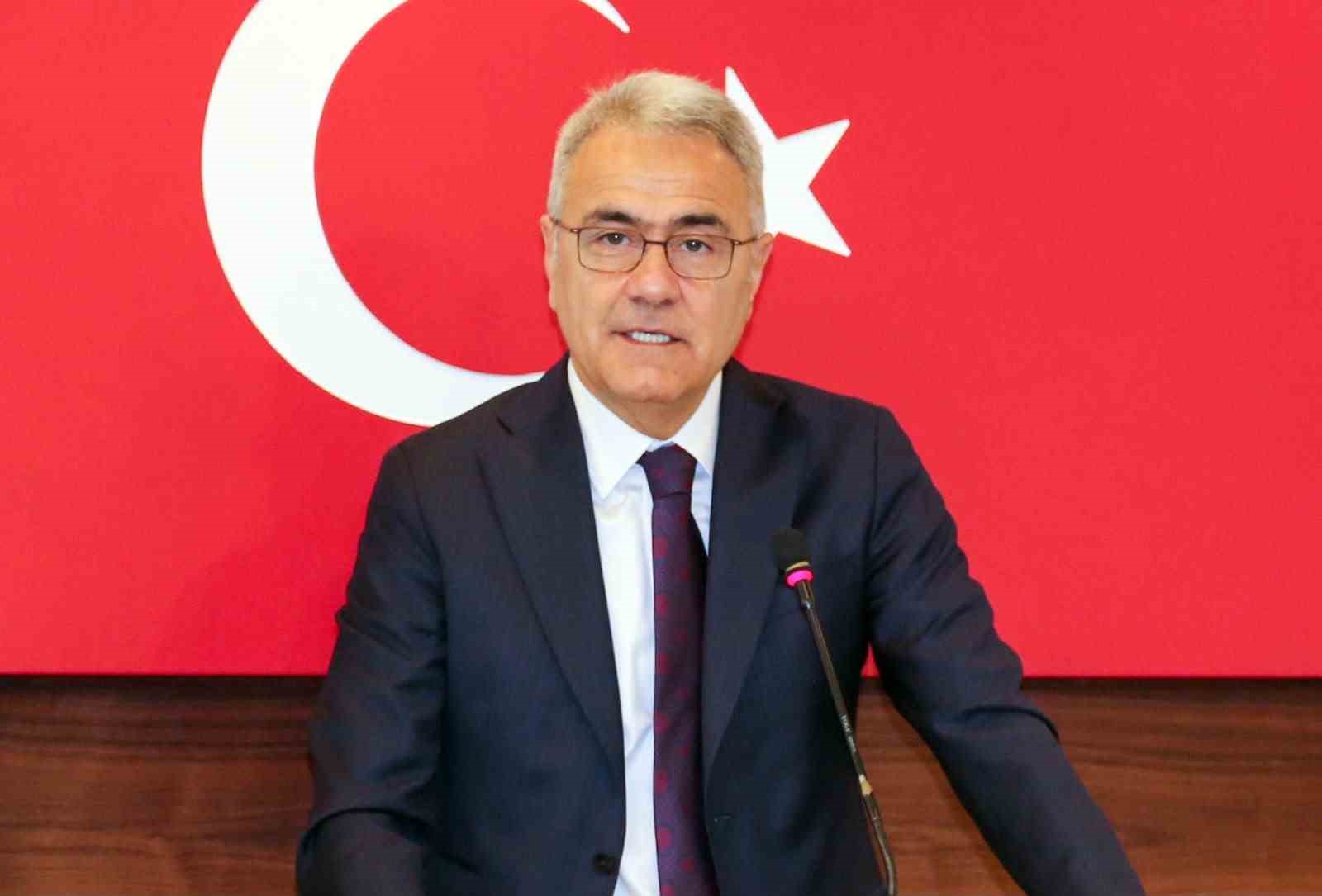 STSO BAŞKANI ZEKİ ÖZDEMİR, İSO 500 LİSTESİNE GİREN SİVASLI FİRMAYI KUTLADI