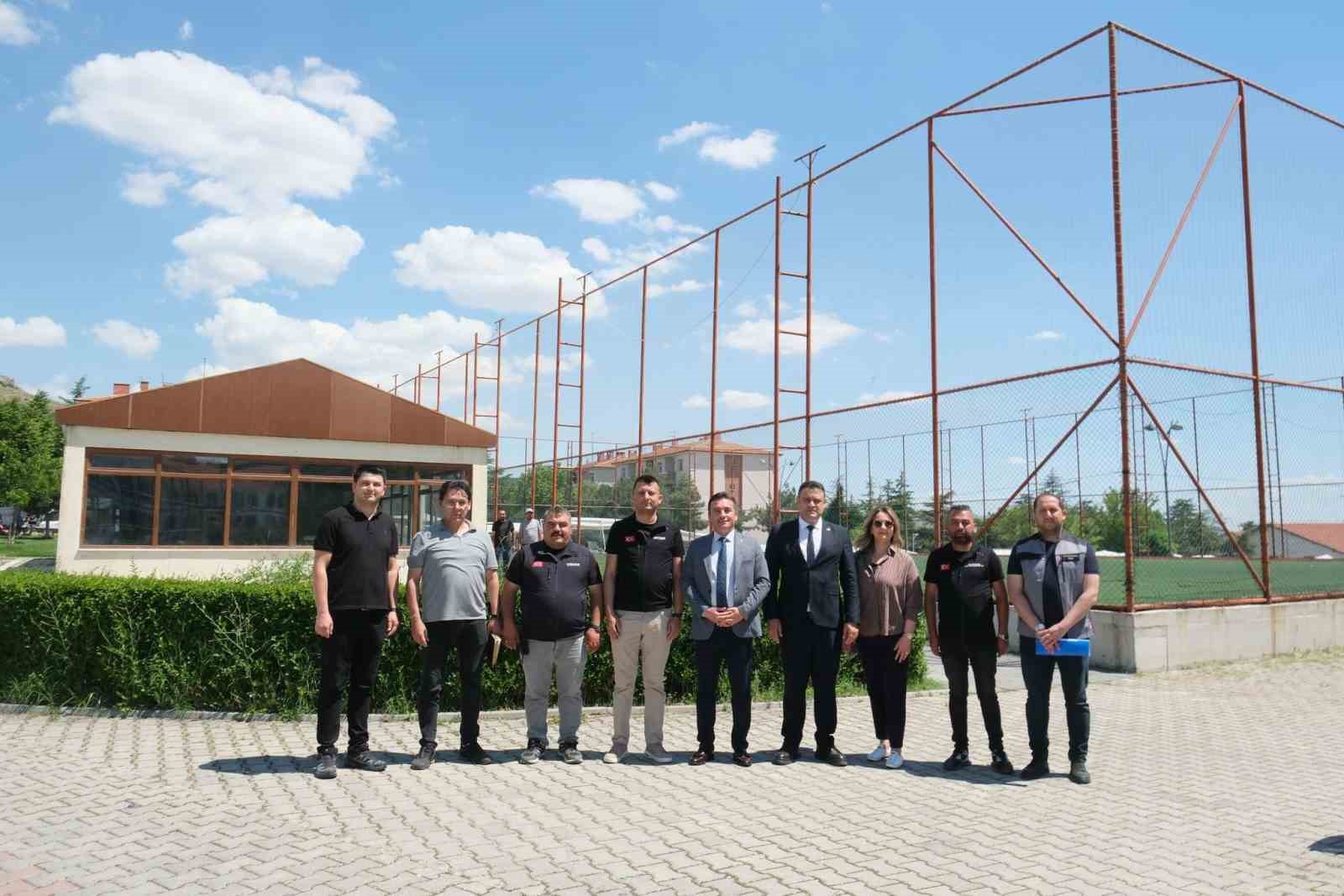 SPOR KOMPLEKSİ YENİLENİYOR