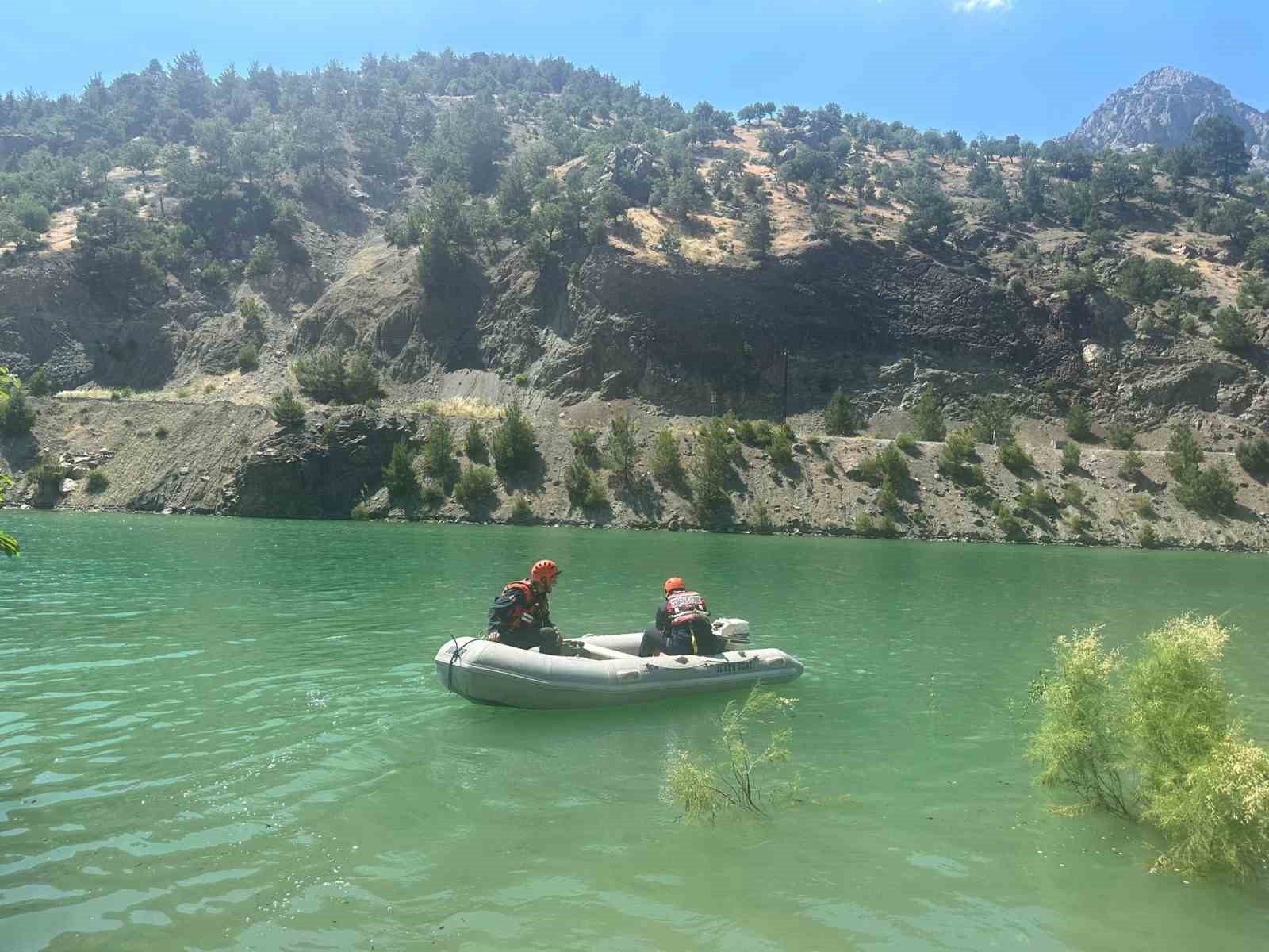 KAHRAMANMARAŞ’TA NEHİRDE KAYBOLAN VATANDAŞI ARAMA ÇALIŞMALARI SÜRÜYOR