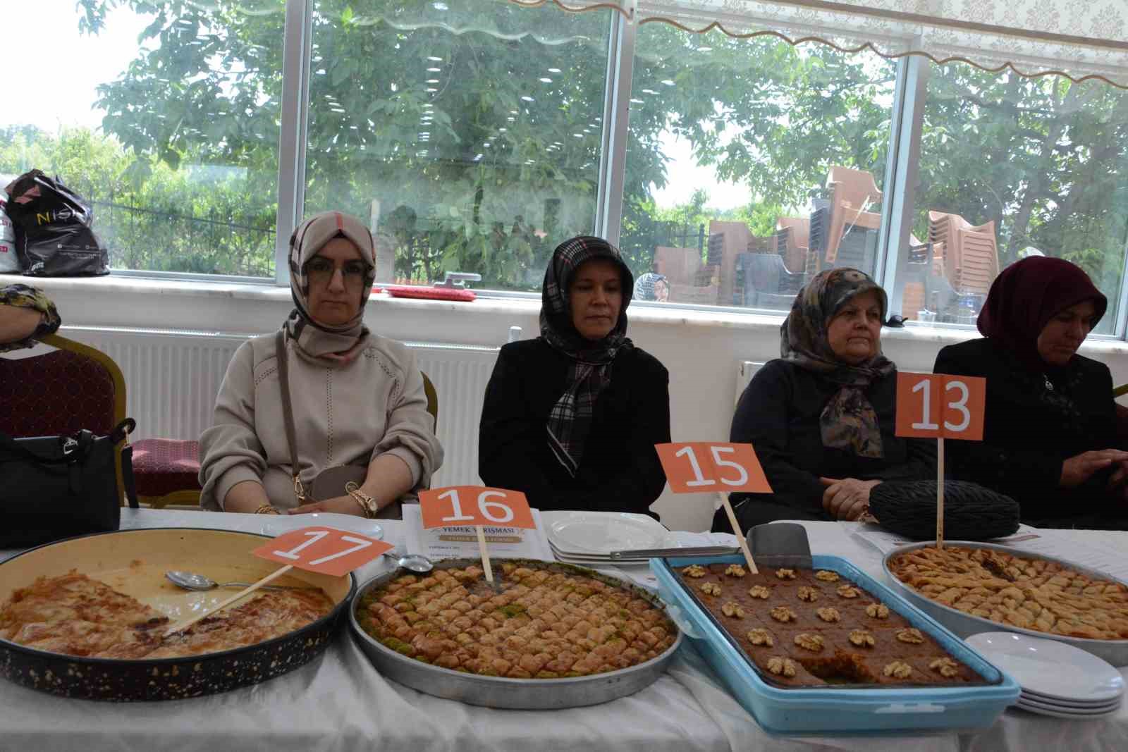 KEPSUT’TA "KADIN ELİYLE YAŞAYAN KÜLTÜR FESTİVALİ" YAPILDI