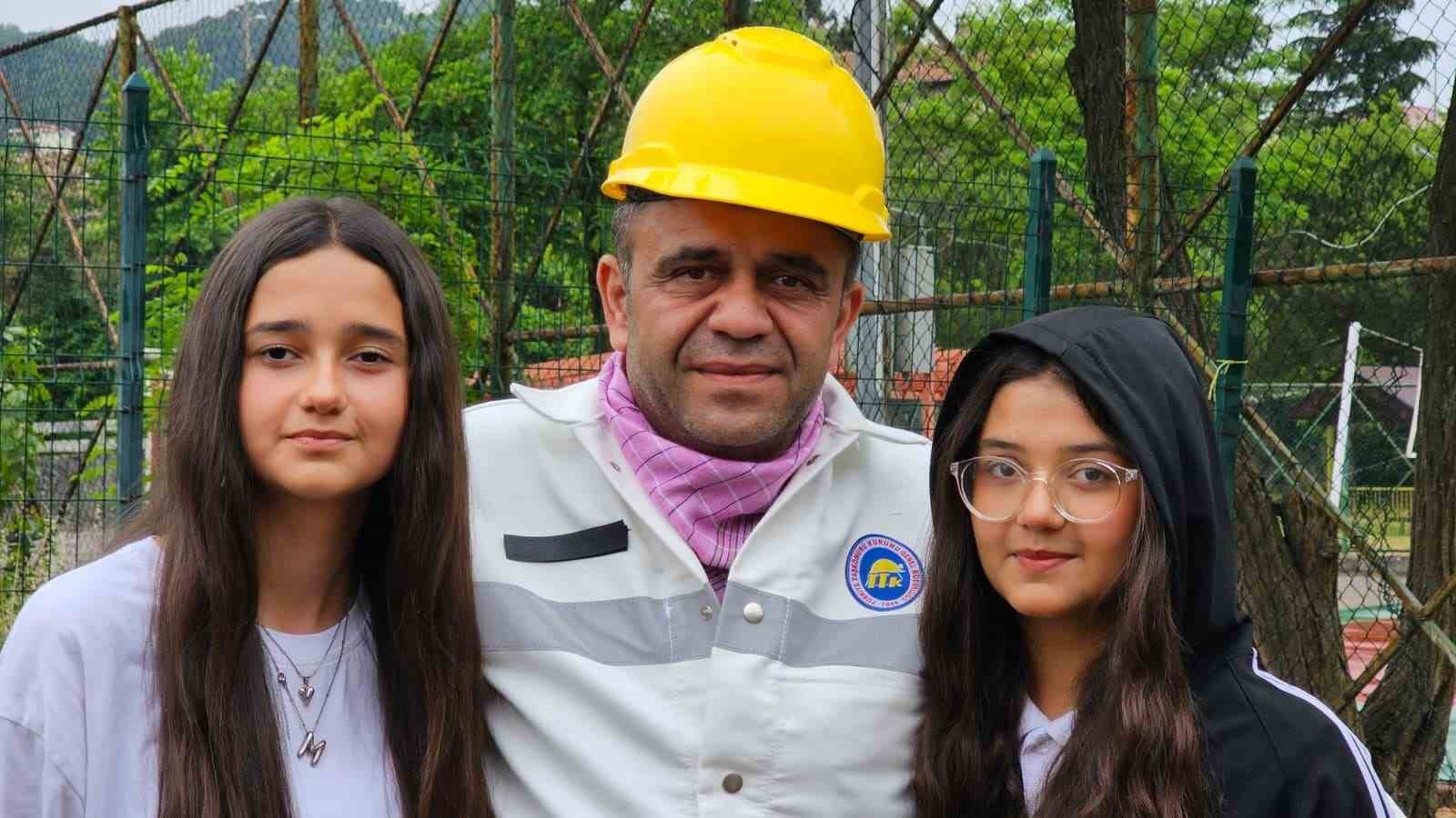 MADENCİLER, ÇOCUKLARININ ÖĞRENİM GÖRDÜĞÜ OKULDA BABALAR GÜNÜ’NÜ KUTLADI