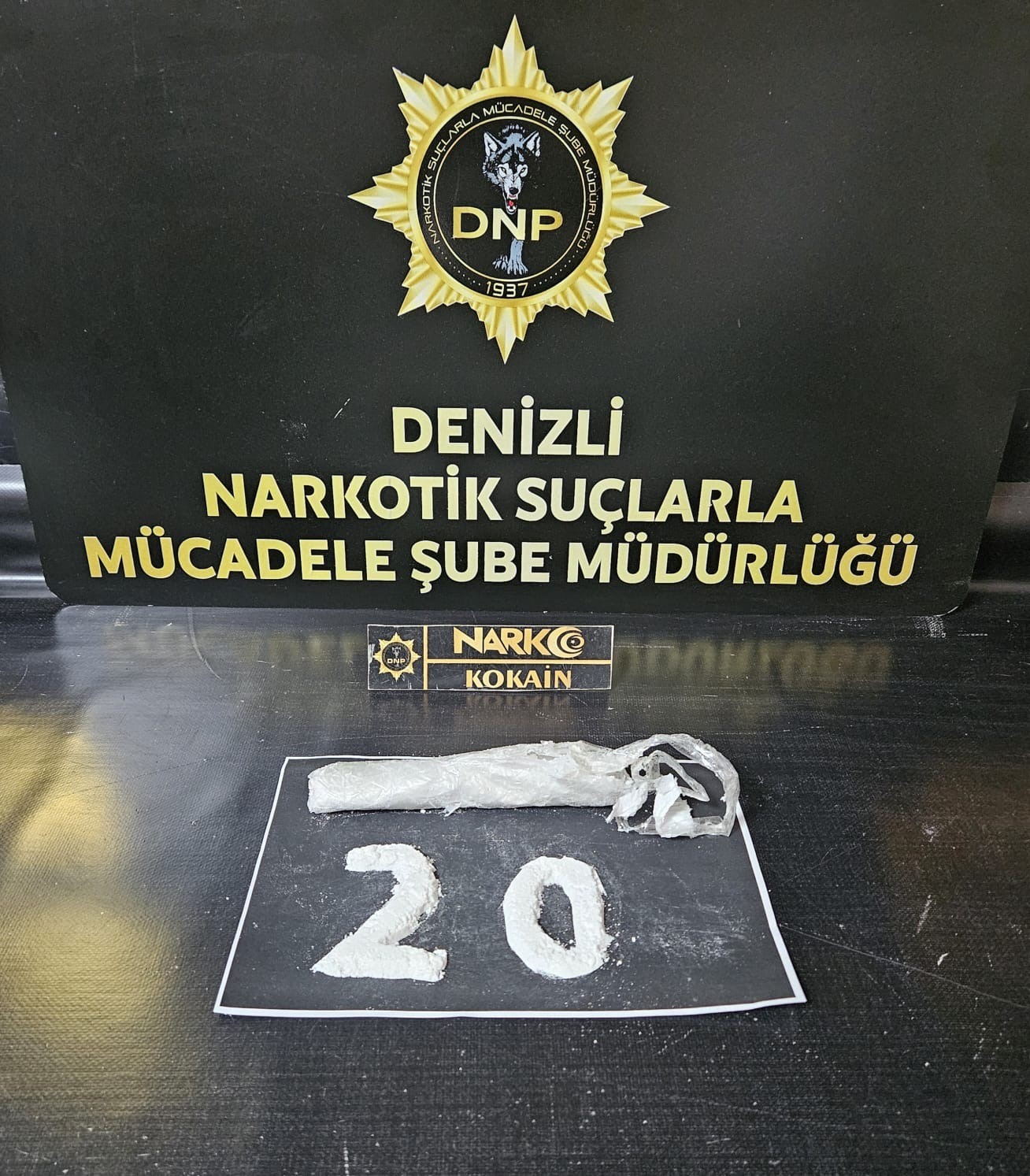 DENİZLİ’YE 101 GRAM KOKAİN GETİREN 4 ŞÜPHELİDEN 2’Sİ TUTUKLANDI