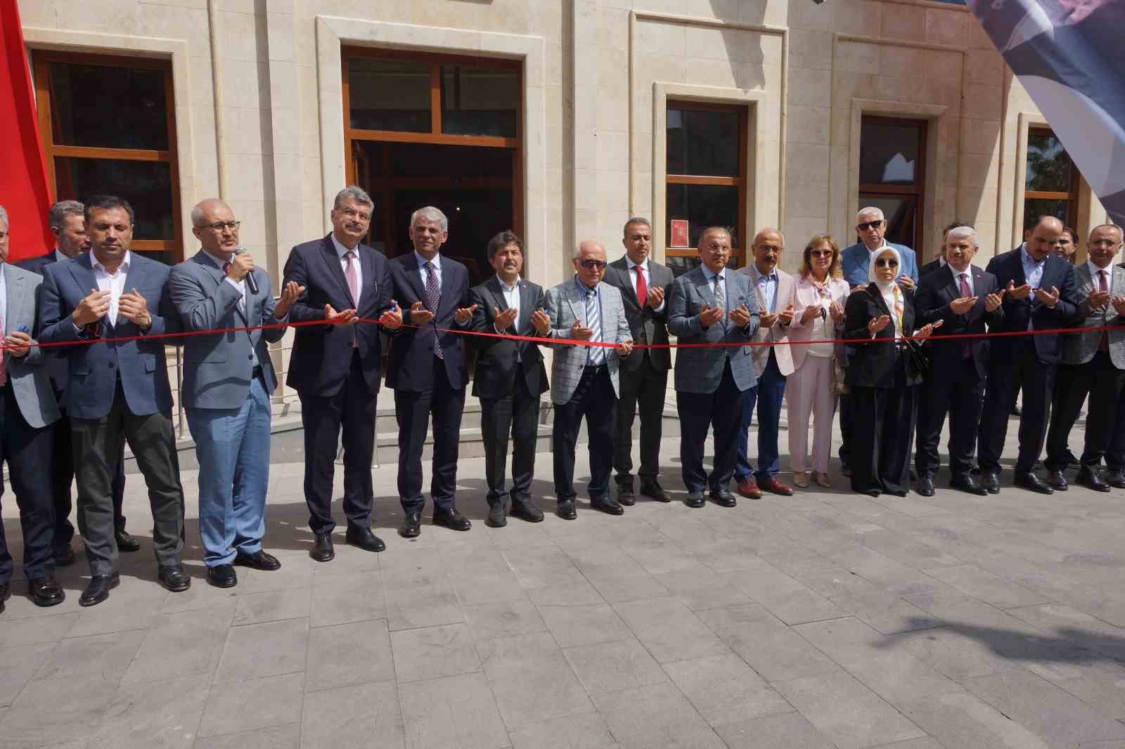 KARAMAN’DA AHMET KELEŞOĞLU ARKEOLOJİ VE ETNOGRAFYA MÜZESİ TÖRENLE AÇILDI