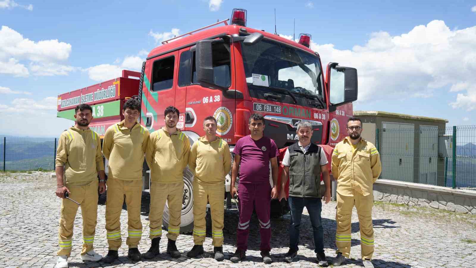 TÜRKİYE’NİN ORMAN NÖBETİ BAŞLADI: 2020 RAKIMDAKİ KULEDE 7/24 NÖBET TUTULUYOR