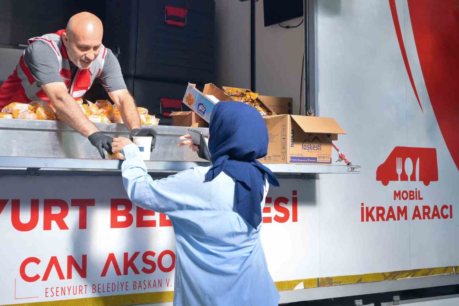 ESENYURT BELEDİYESİ YKS MARATONUNDA ÖĞRENCİLERİN YANINDA OLDU