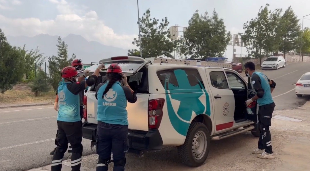 TUNCELİ DEVLET HASTANESİ’NDE DEPREM TATBİKATI GERÇEĞİNİ ARATMADI
