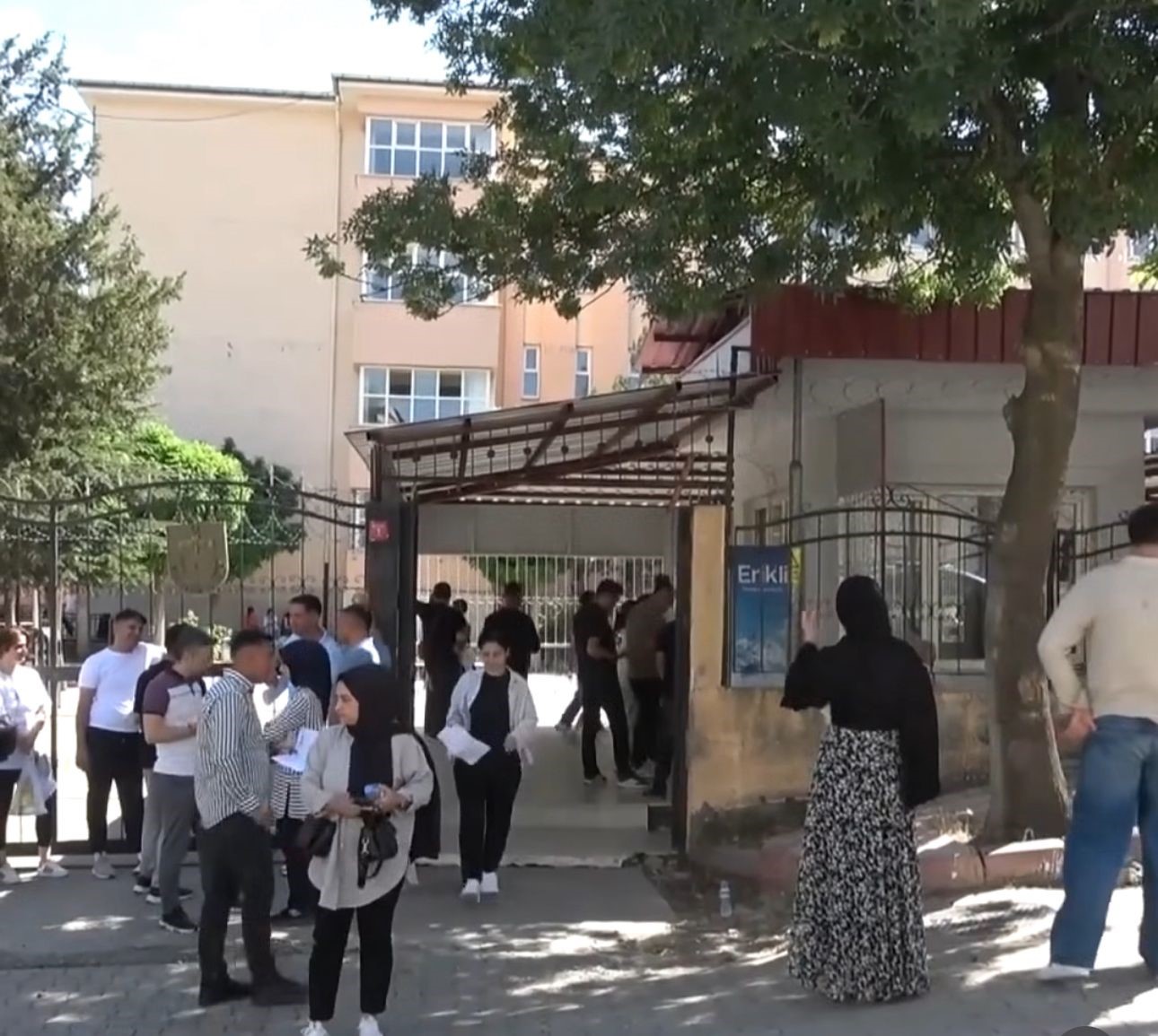 SİİRT’TE TYT OTURUMU SONA ERDİ