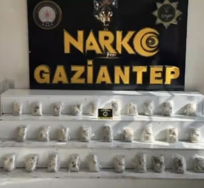 GAZİANTEP’TE 22 KİLO UYUŞTURUCU ELE GEÇİRİLDİ: 8 ŞAHIS TUTUKLANDI