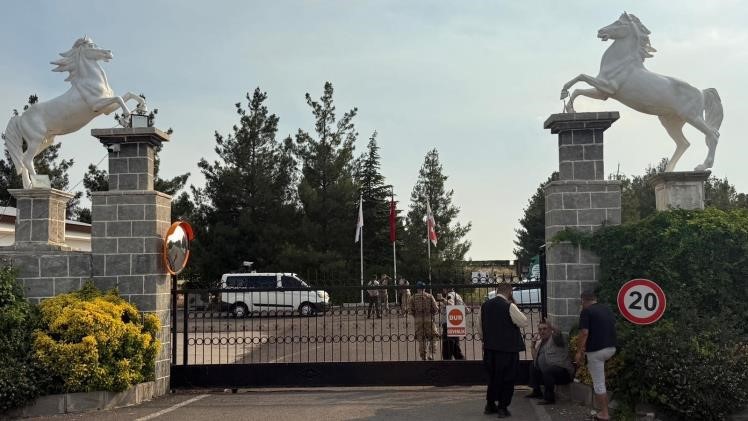 HALI SAHADA ÇIKAN VE 4 İLE SIÇRAYAN KAVGADA 2 KİŞİ ÖLDÜ