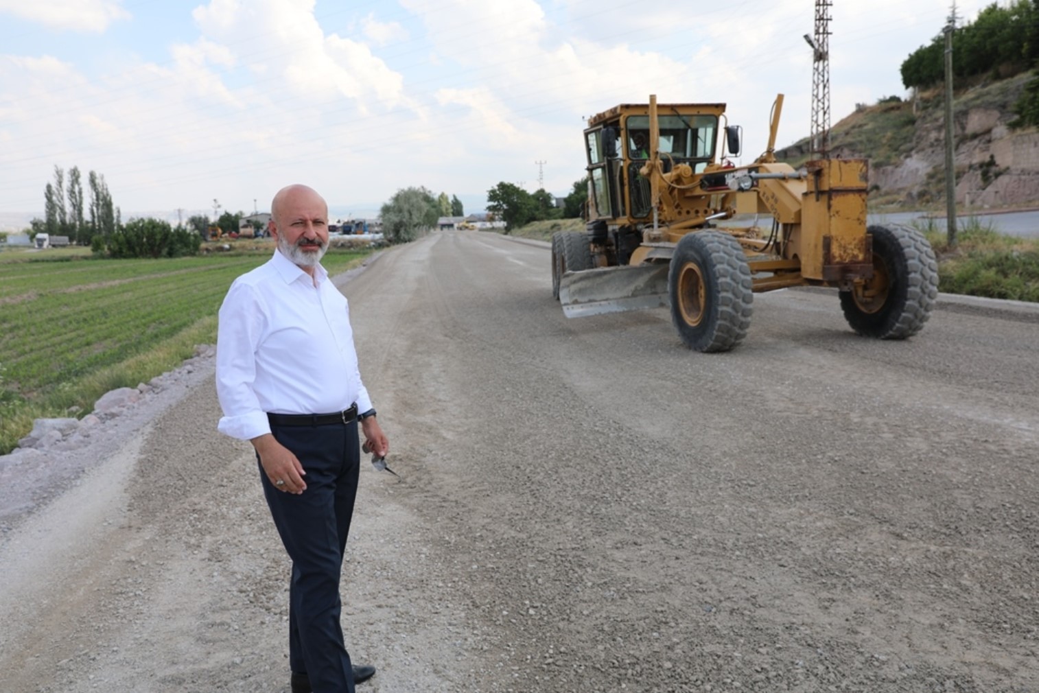 BAŞKAN ÇOLAKBAYRAKDAR: "KIRSALIN YÜZÜNÜ GÜLDÜREN ÖRNEK HİZMETLERLE DEĞER KATIYORUZ"