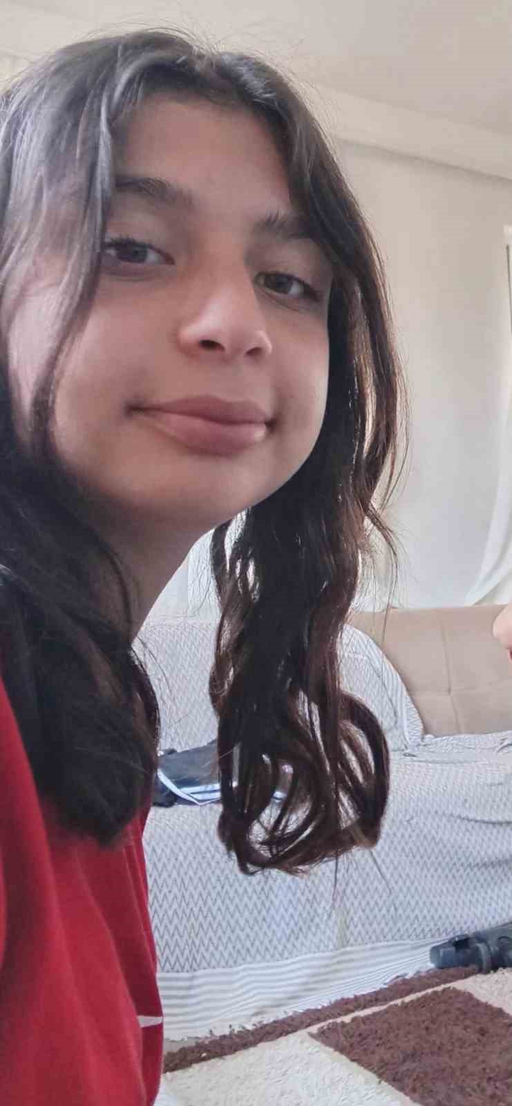15 YAŞINDAKİ FATMA İREM’DEN HABER ALINAMIYOR