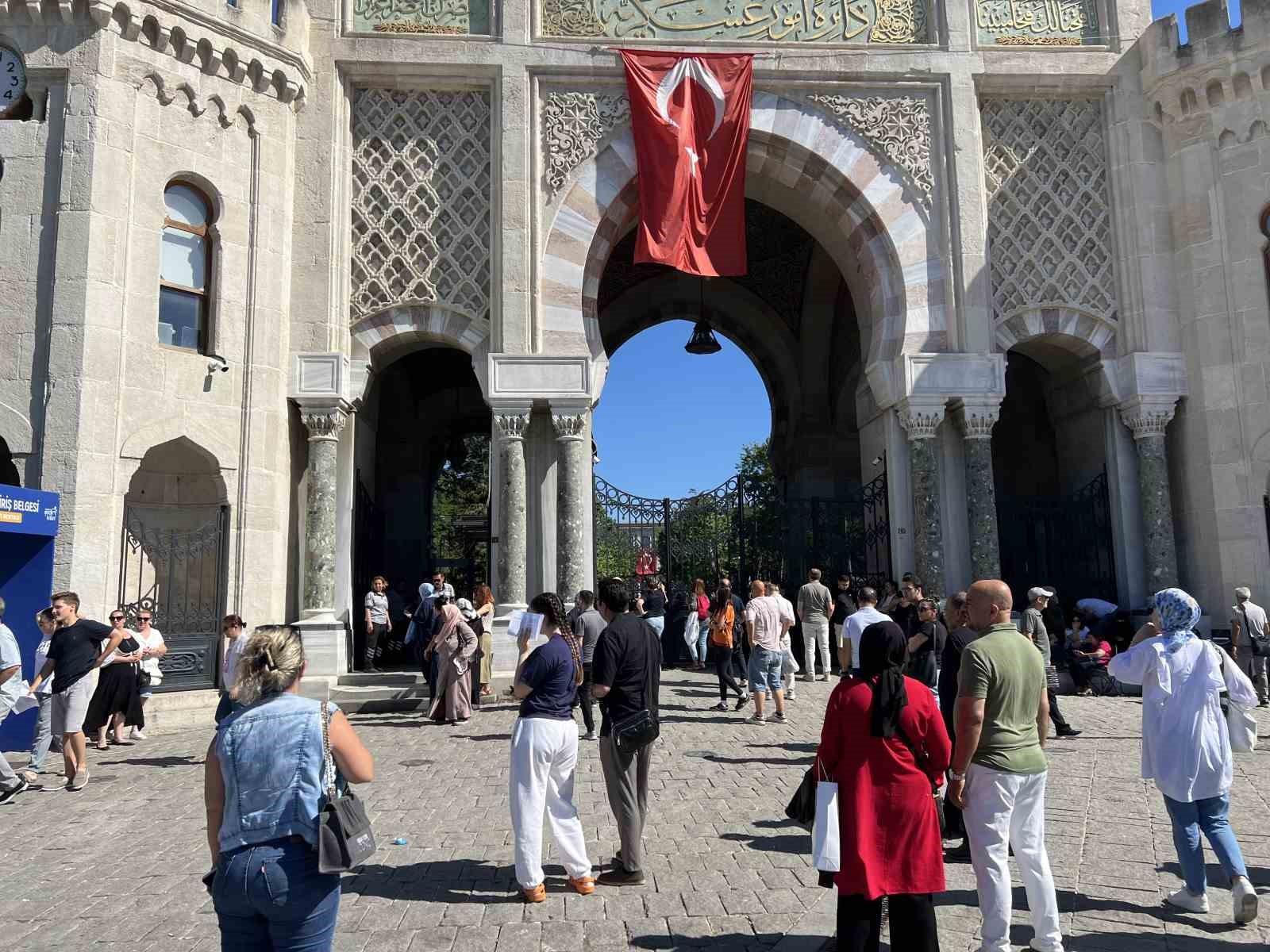 ÜNİVERSİTE SINAVINDA İKİNCİ GÜN HEYECANI