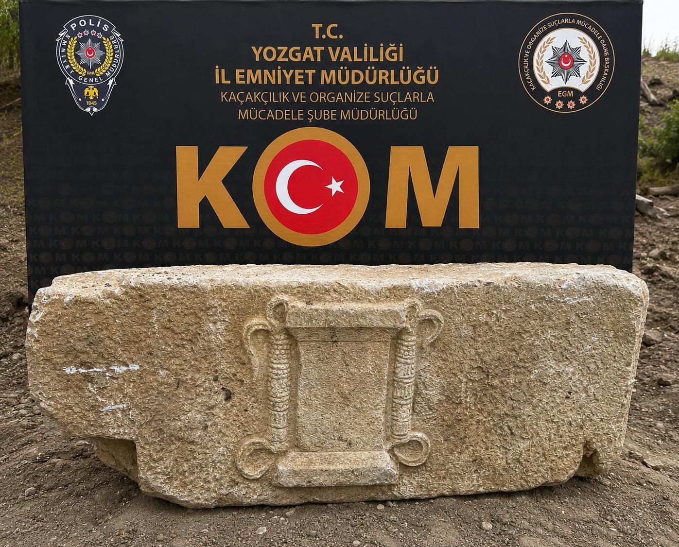 YOZGAT’TA İKİ BİN YILLIK OLDUĞU DEĞERLENDİRİLEN LAHİT BULUNDU