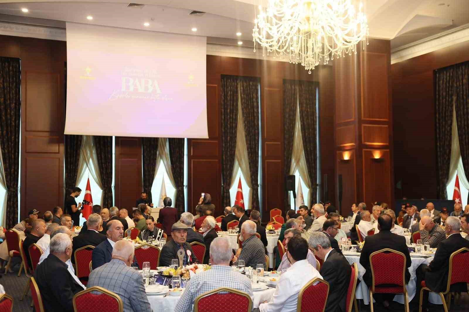 AK PARTİ KADIN KOLLARI’NDAN ANLAMLI BABALAR GÜNÜ PROGRAMI: ŞEHİT BABALARI VE GAZİLER AĞIRLANDI
