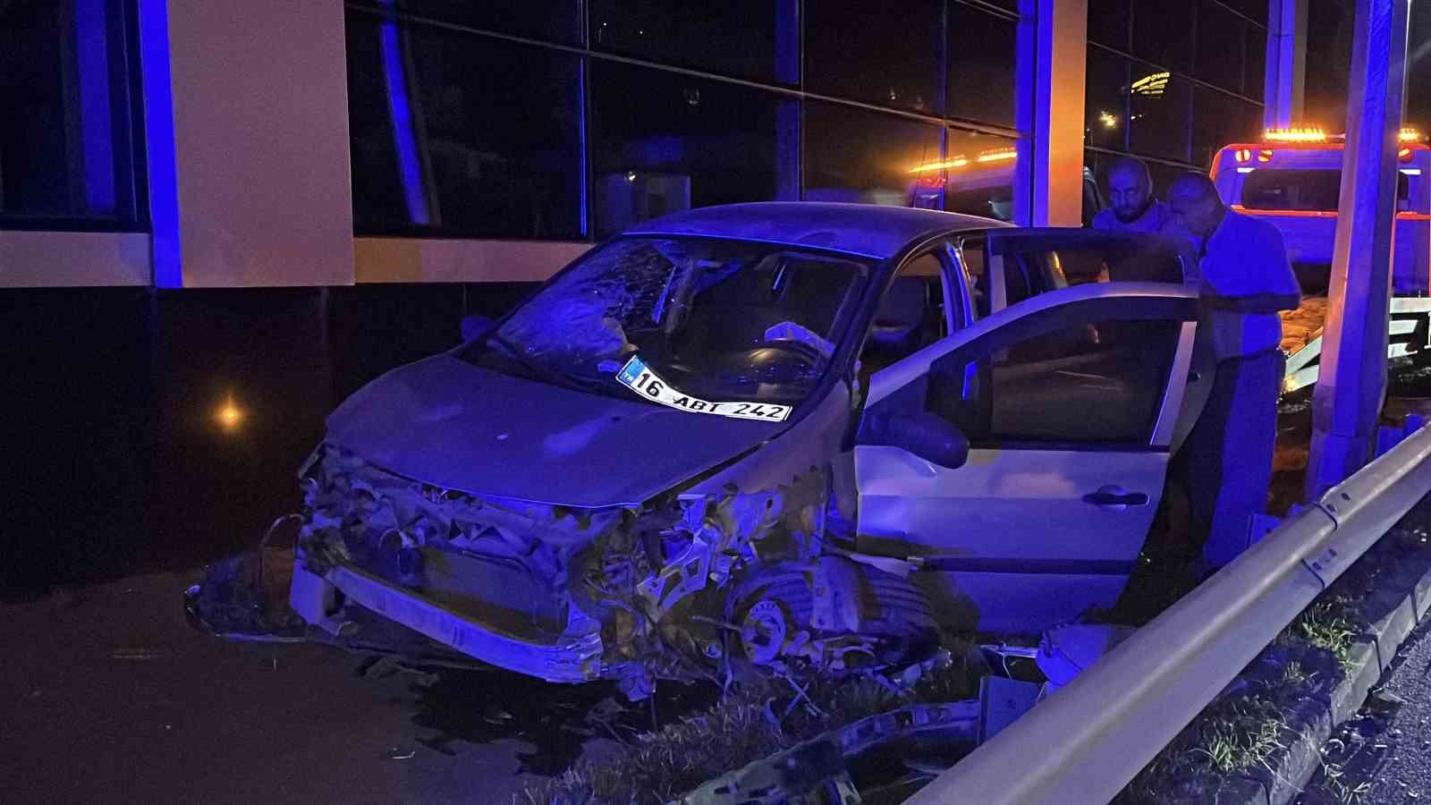 7 SAATLİK SÜRÜŞ SONRASI UYUYAN SÜRÜCÜ KAZA YAPTI: 2 YARALI