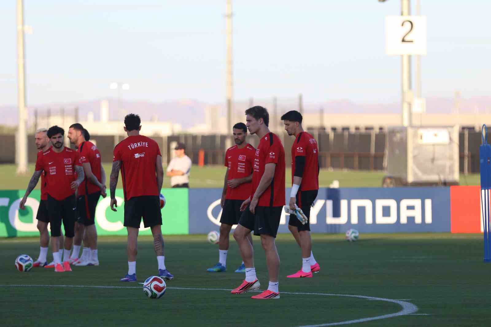 A MİLLİ FUTBOL TAKIMI’NDA ABD MAÇININ HAZIRLIKLARI BAŞLADI