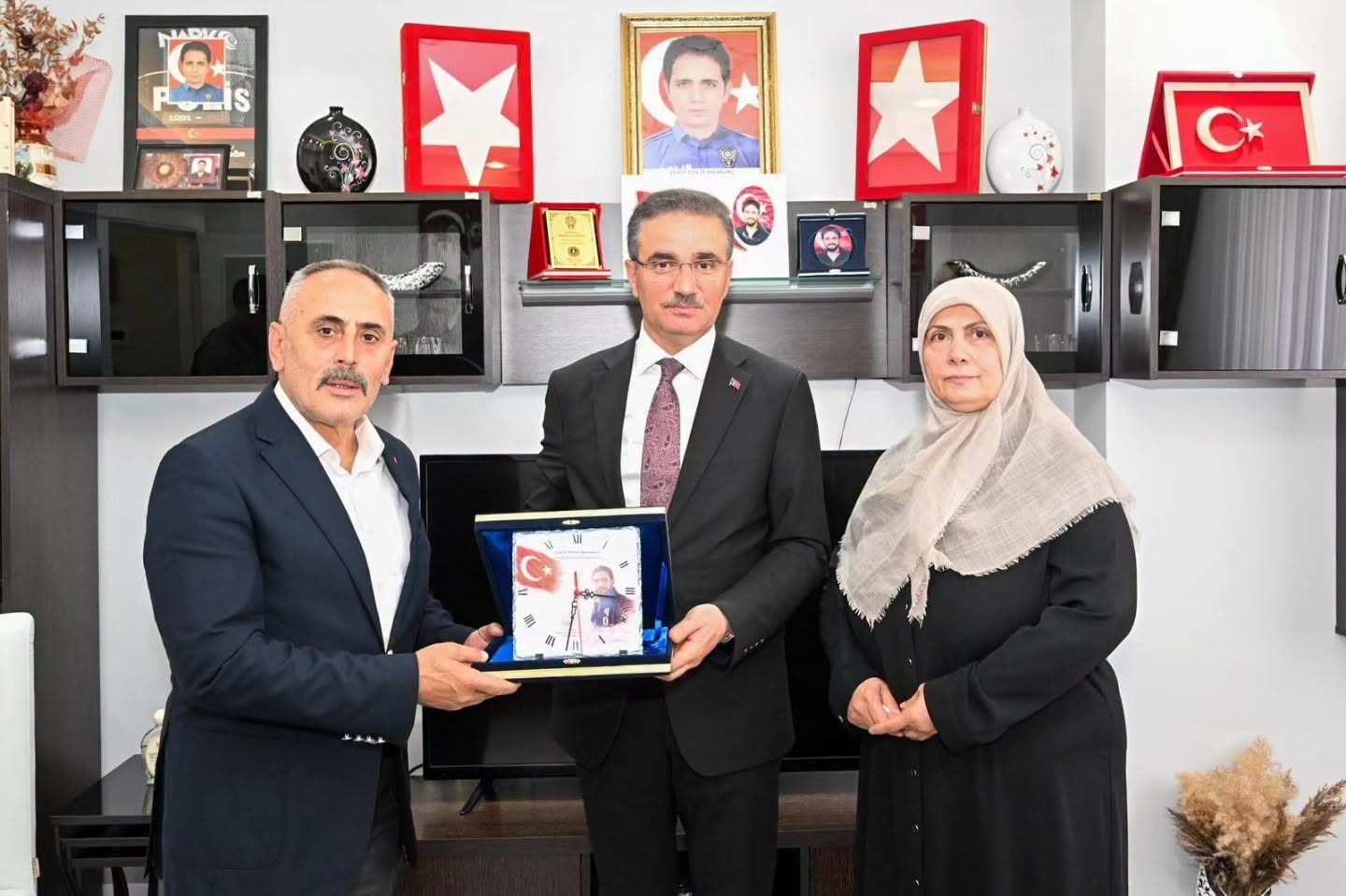 VALİ BARUŞ’TAN ŞEHİT AİLELERİNE ANLAMLI ZİYARET