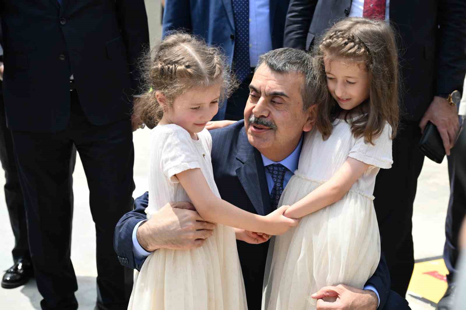 DENİZLİ EĞİTİM ALTYAPISINDA TÜRKİYE ORTALAMASININ ÜZERİNDE