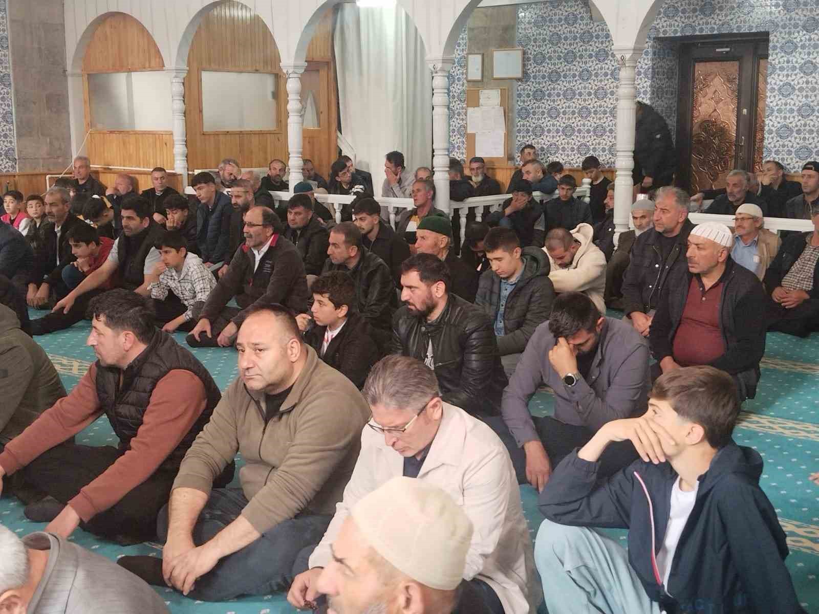 ÖZDERELİ KUR’AN BÜLBÜLLERİNDEN VEFALI DAVRANIŞ