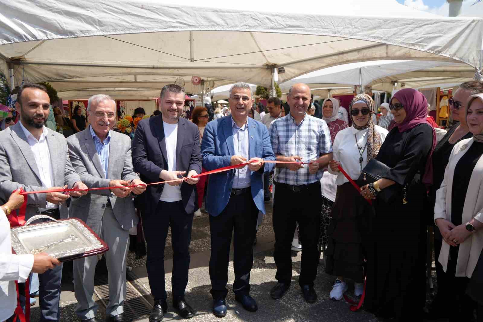 KADINLARIN BİR YILLIK EMEĞİ GÖRÜCÜYE ÇIKTI
