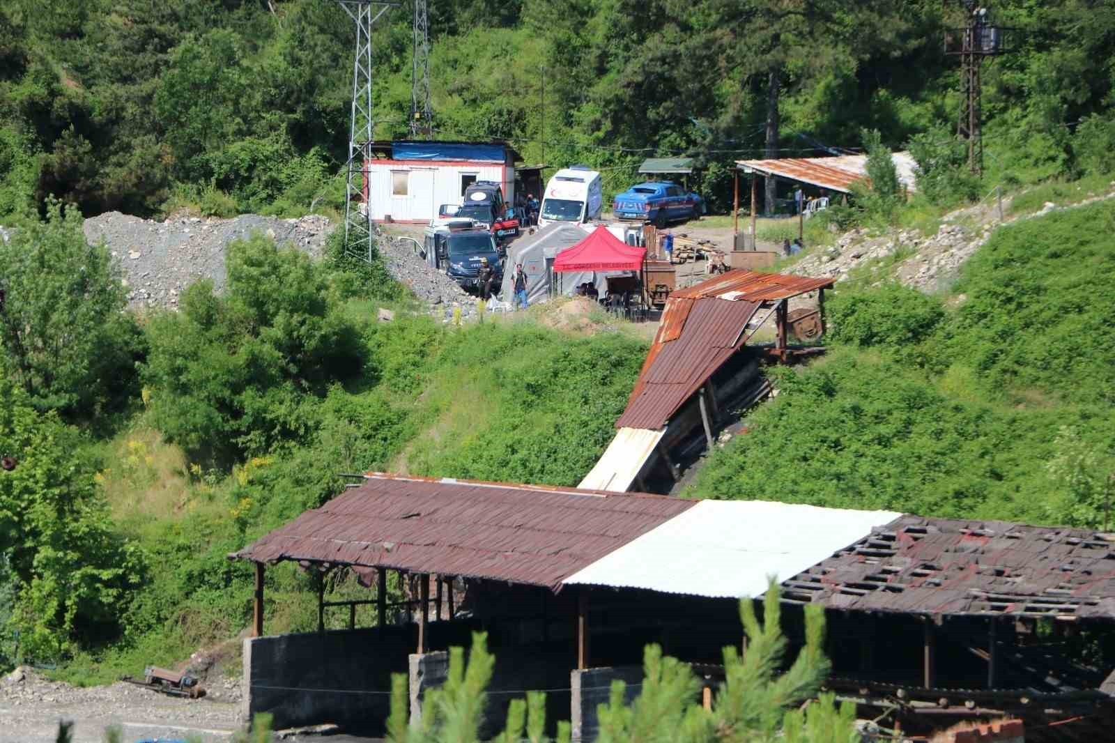 BOLU’DA GÖÇÜK ALTINDA KALAN İŞÇİNİN CANSIZ BEDENİNE 6 GÜN SONRA ULAŞILDI