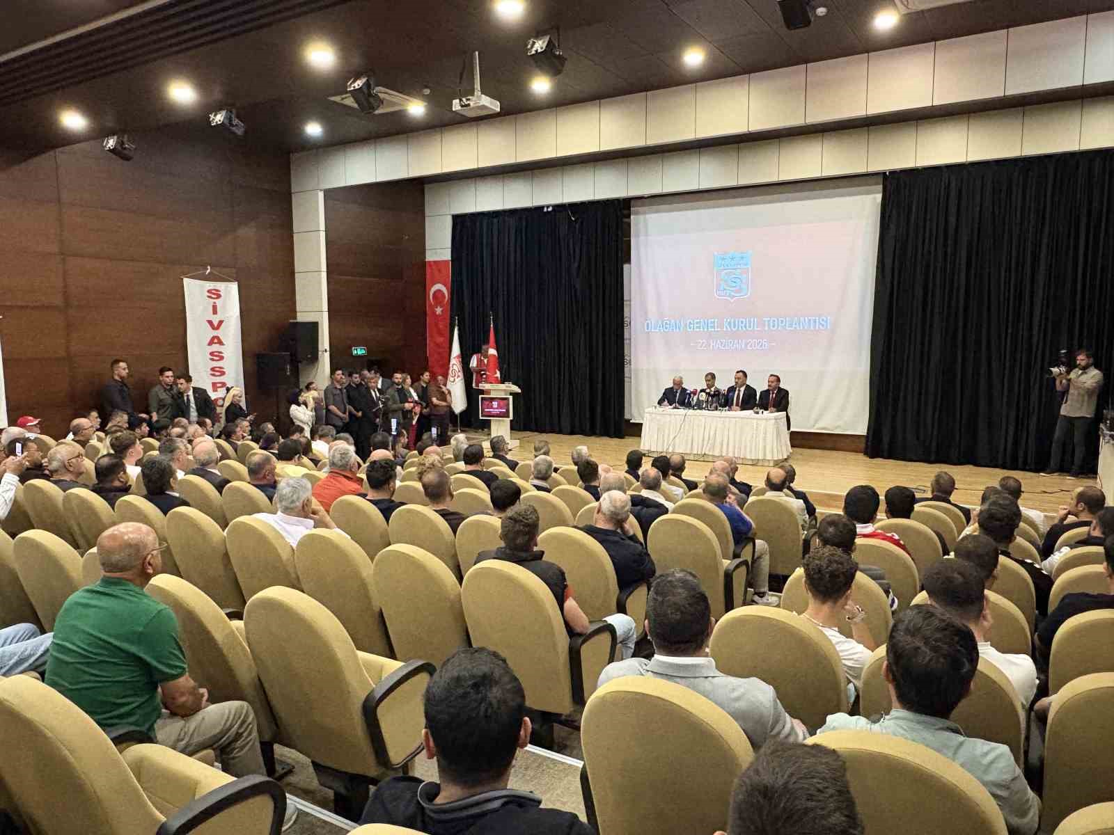 SİVASSPOR’A YİNE TALİP ÇIKMADI!