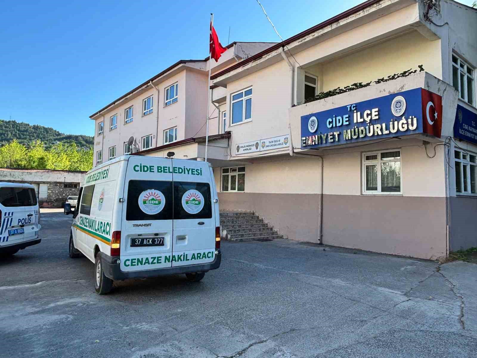 KASTAMONU’DA METRUK BİNADA ERKEK CESEDİ BULUNDU