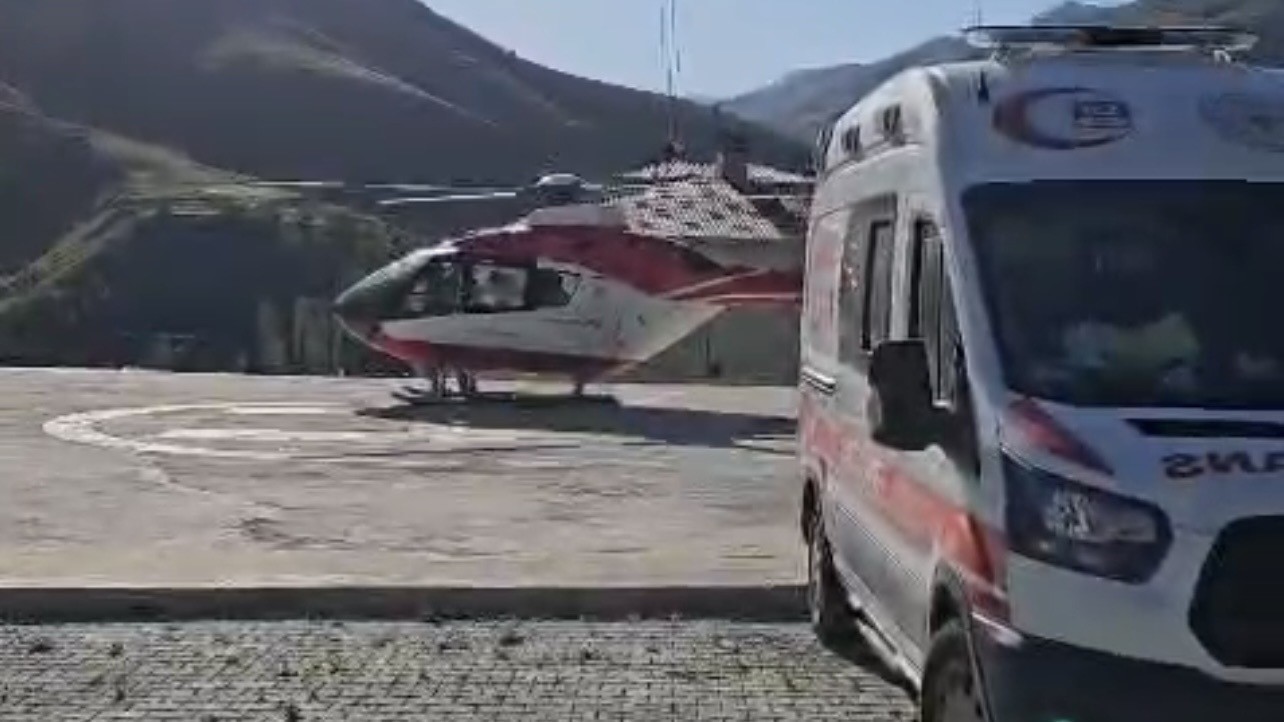 VAN’DA KALP KRİZİ GEÇİREN HASTA HELİKOPTER AMBULANSLA HASTANEYE SEVK EDİLDİ