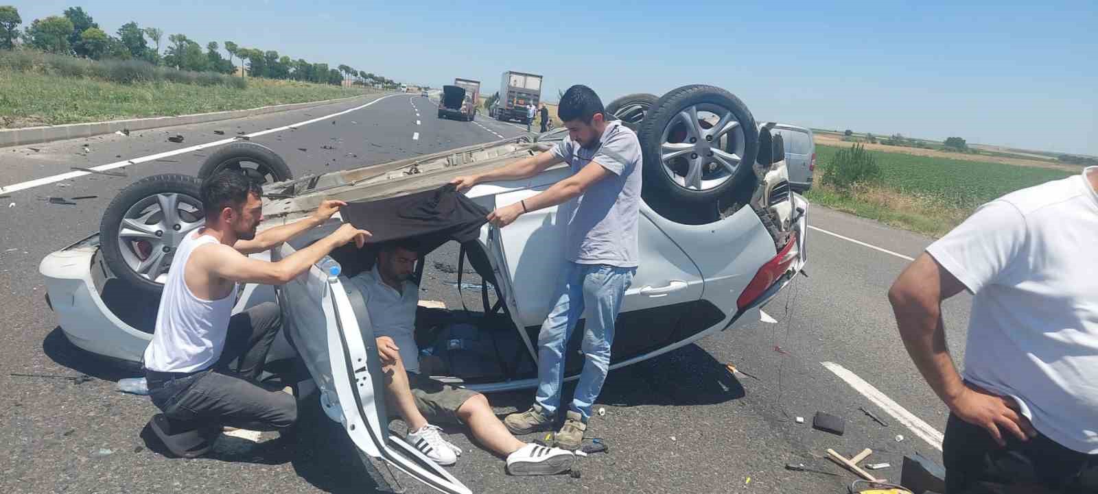 TEKİRDAĞ’DA TRAFİK KAZASI: 3 YARALI