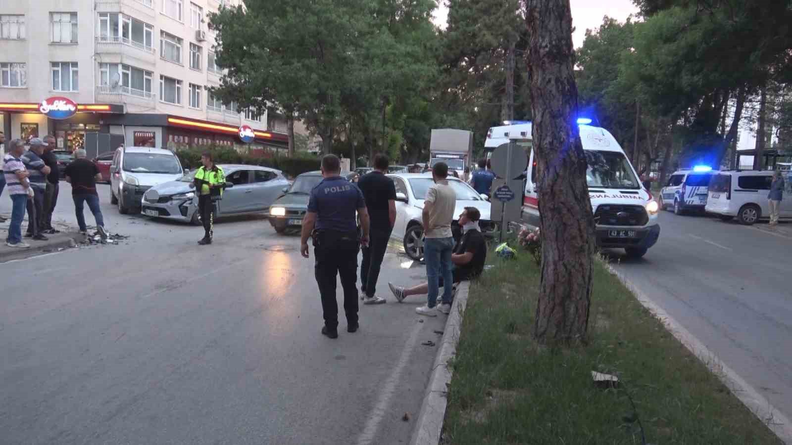 KÜTAHYA’DA TRAFİK KAZASI: 2 YARALI
