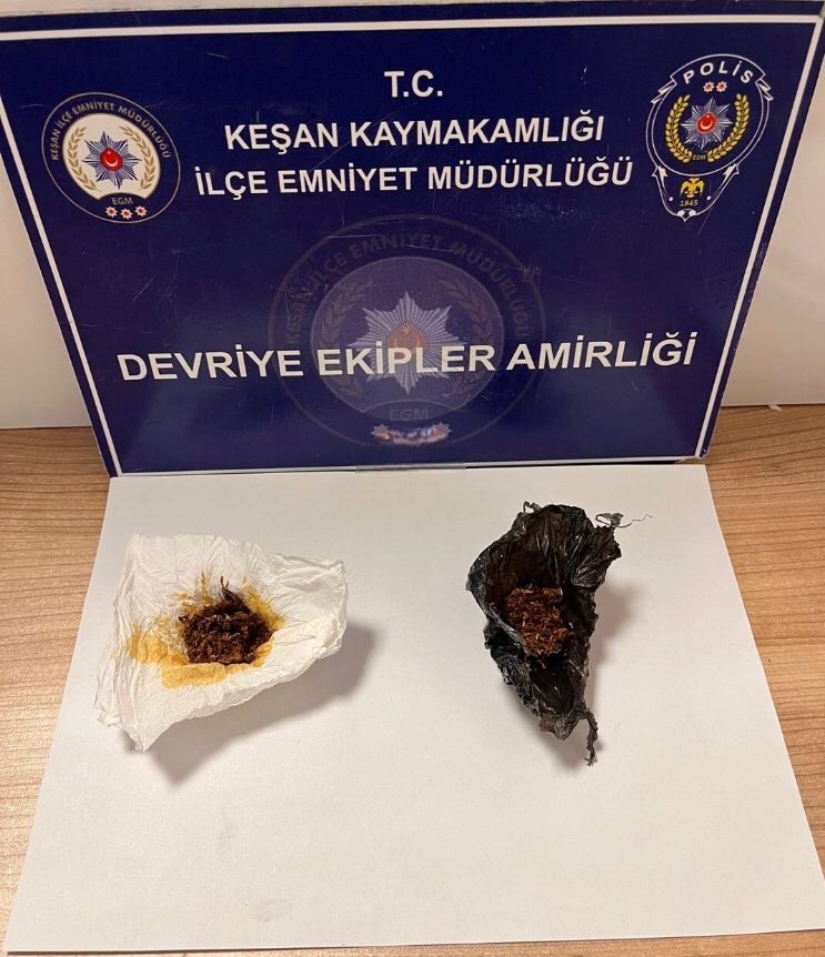 KEŞAN’DA POLİSİN DURDURDUĞU ŞÜPHELİNİN ÜZERİNDEN UYUŞTURUCU ÇIKTI