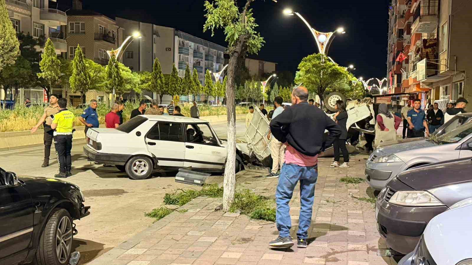 YOZGAT’TA ZİNCİRLEME KAZA: 3 YARALI