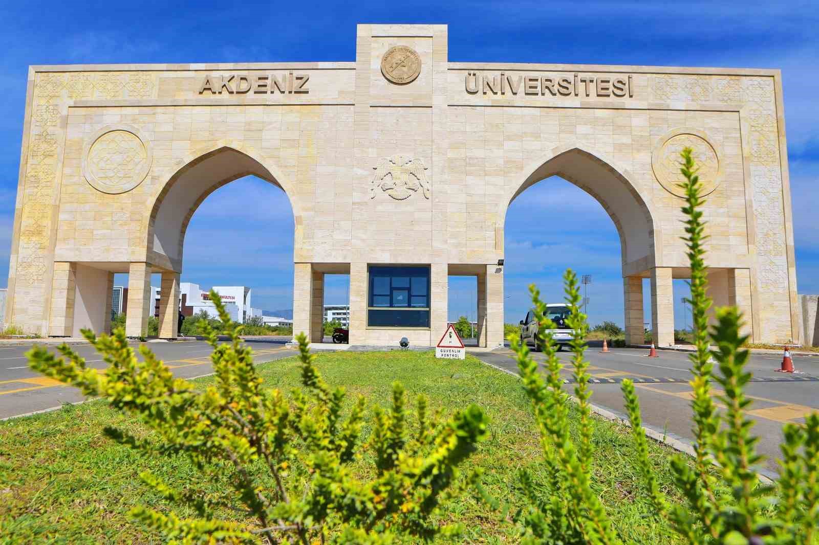 AKDENİZ ÜNİVERSİTESİ URAP DÜNYA SIRALAMASINDA 40 BASAMAK YÜKSELDİ