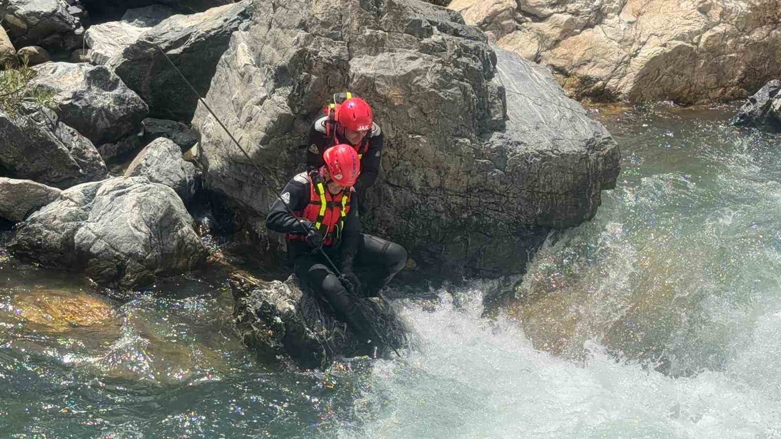 AKINTIYA KAPILARAK KAYBOLAN ŞAHSI ARAMA ÇALIŞMALARI SÜRÜYOR