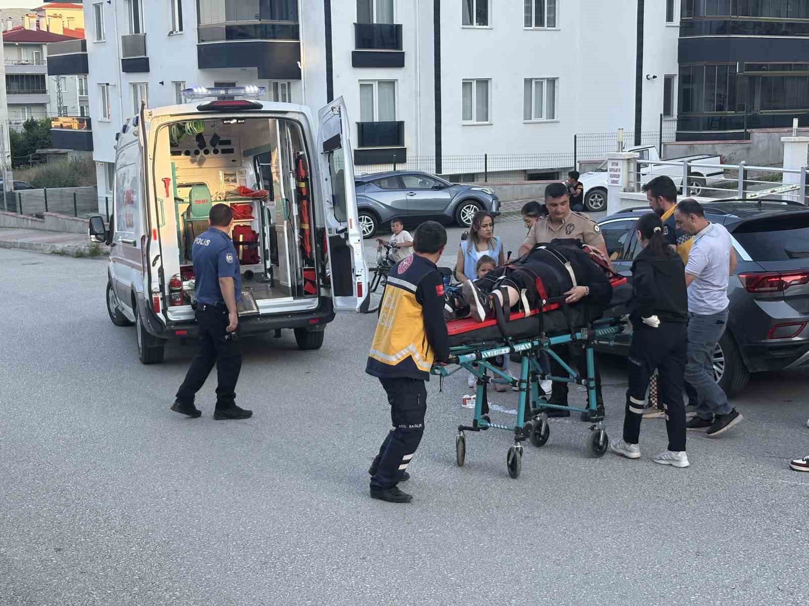 ÜÇ TEKERLEKLİ MOTOSİKLETTEN DÜŞEN KADIN YARALANDI