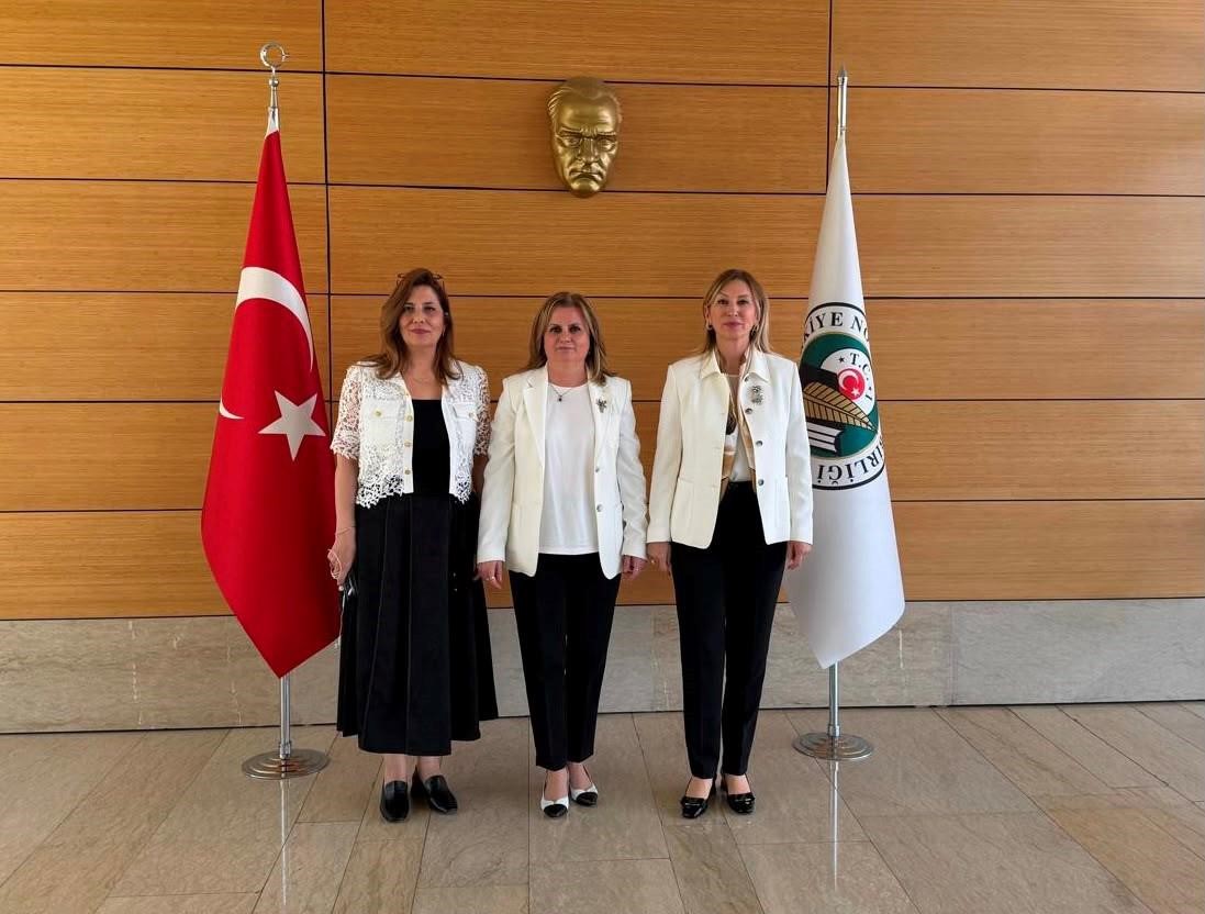 TÜRKİYE NOTERLER BİRLİĞİ BAŞKANI SEÇİLEN FULYA UYSAL GÜLER GÖREVE BAŞLADI