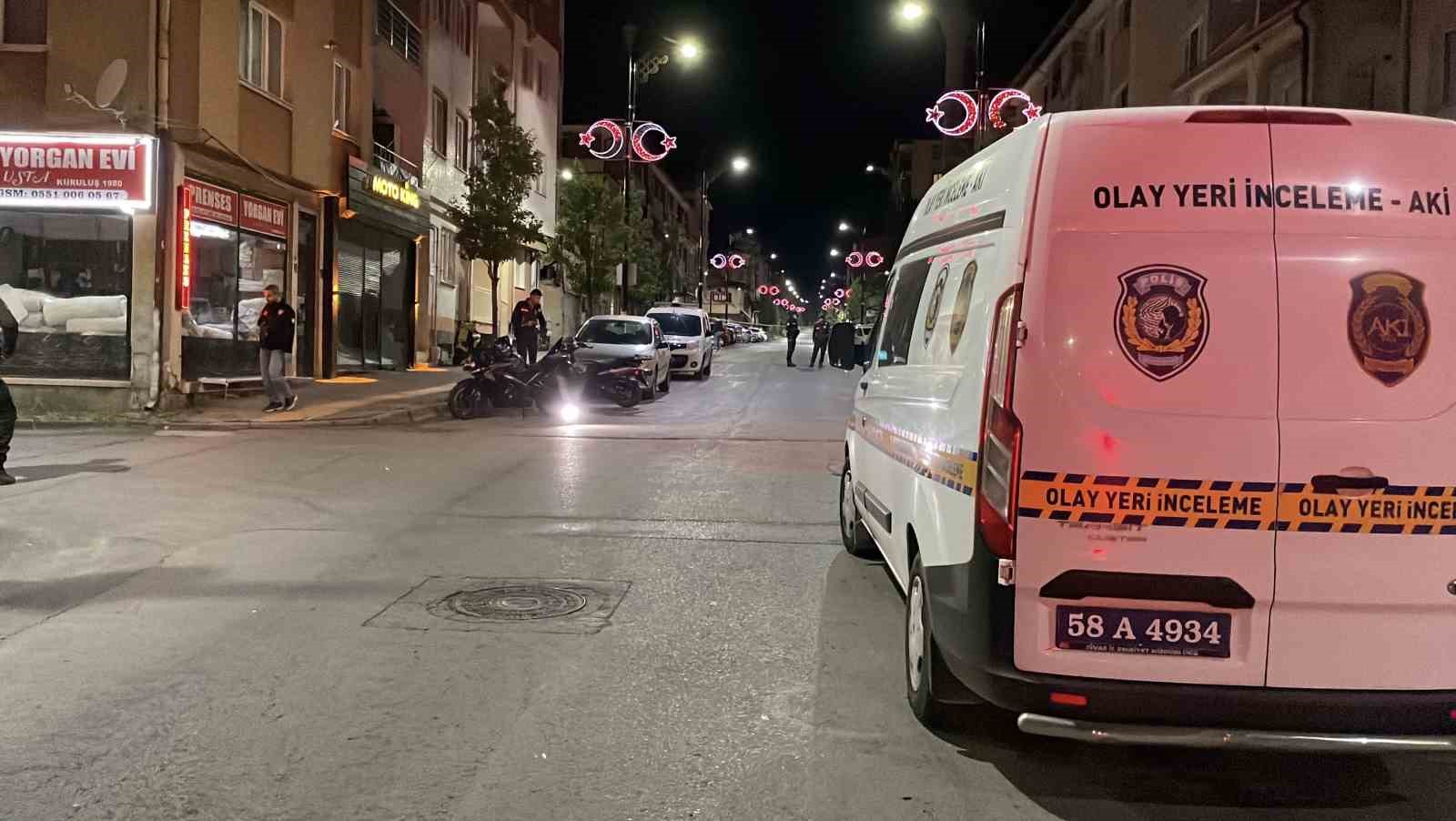 TARTIŞMA BIÇAKLI KAVGAYA DÖNÜŞTÜ: 1’İ AĞIR 4 YARALI