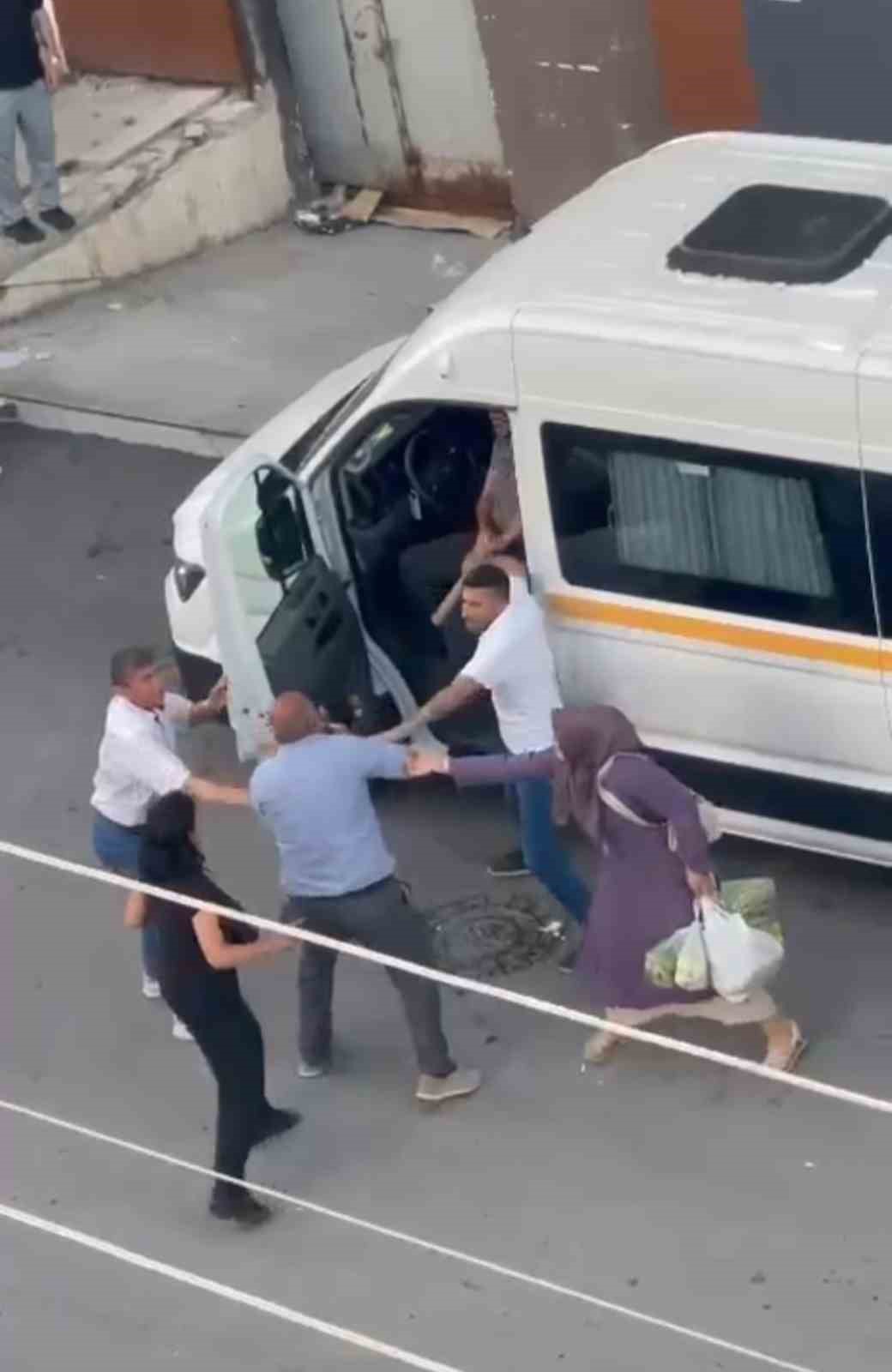 ANKARA’DA SİLAHLI VE SOPALI KAVGA: 2 YARALI