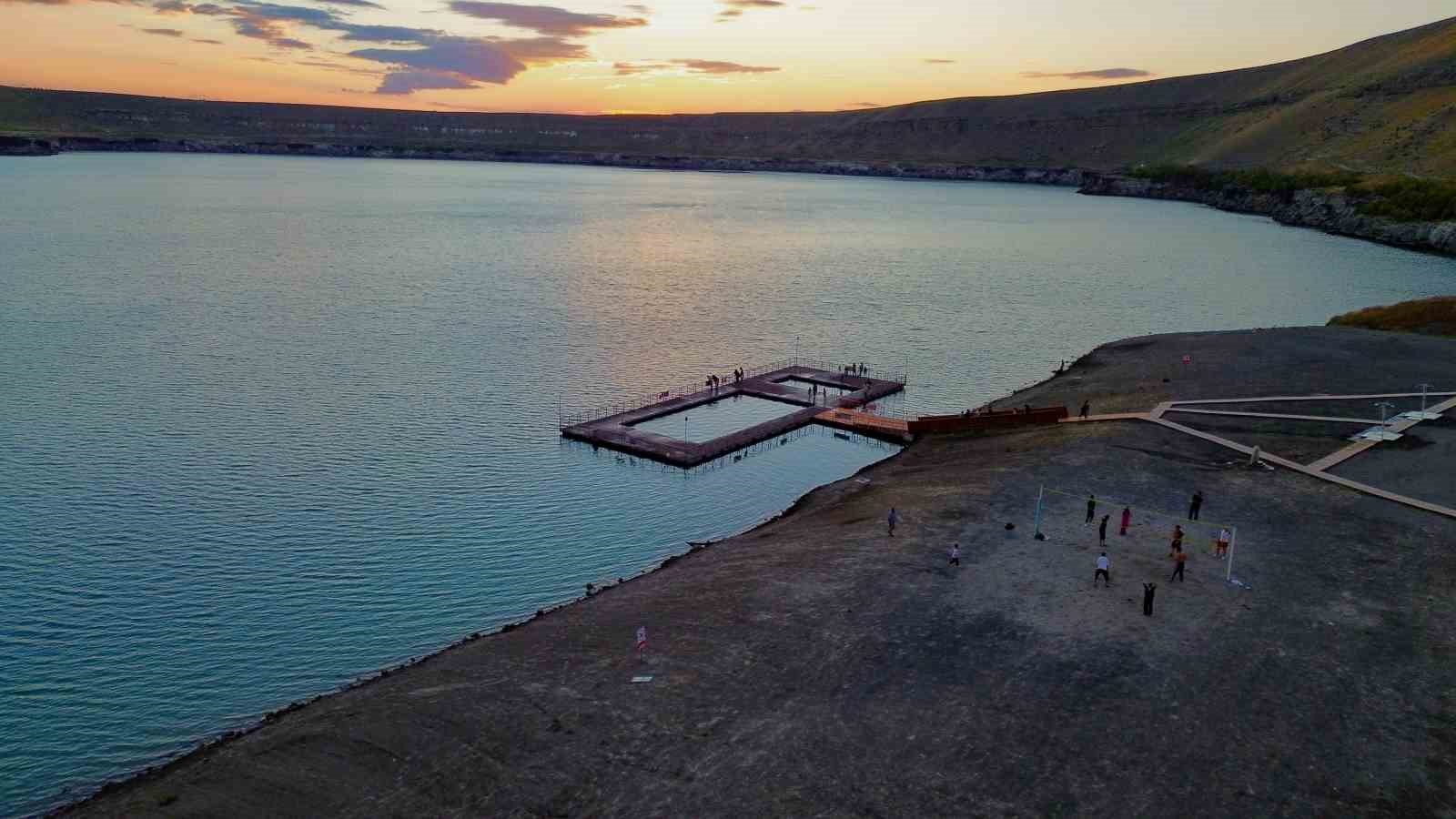 KONYA’NIN DOĞAL PLAJLARINDAN ACIGÖL İLGİ ÇEKİYOR