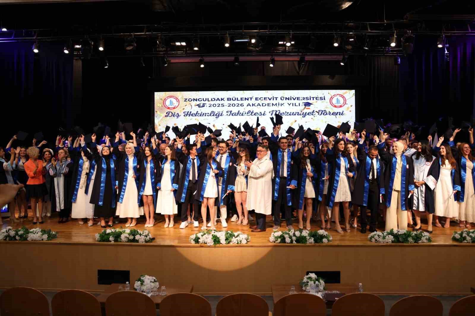 BEUN DİŞ HEKİMLİĞİ FAKÜLTESİNDE GURUR GÜNÜ: 106 GENÇ DİŞ HEKİMİ GELECEĞE UĞURLANDI