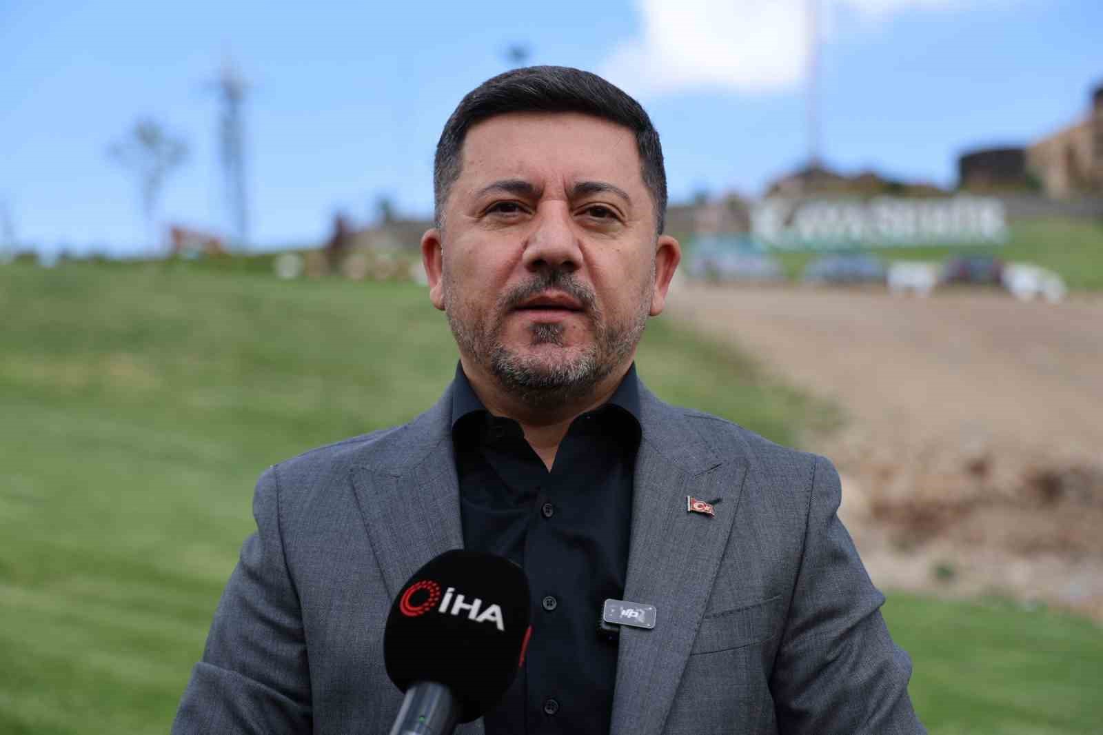 NEVŞEHİR BELEDİYE BAŞKANI RASİM ARI YENİDEN AK PARTİ’YE KATILIYOR