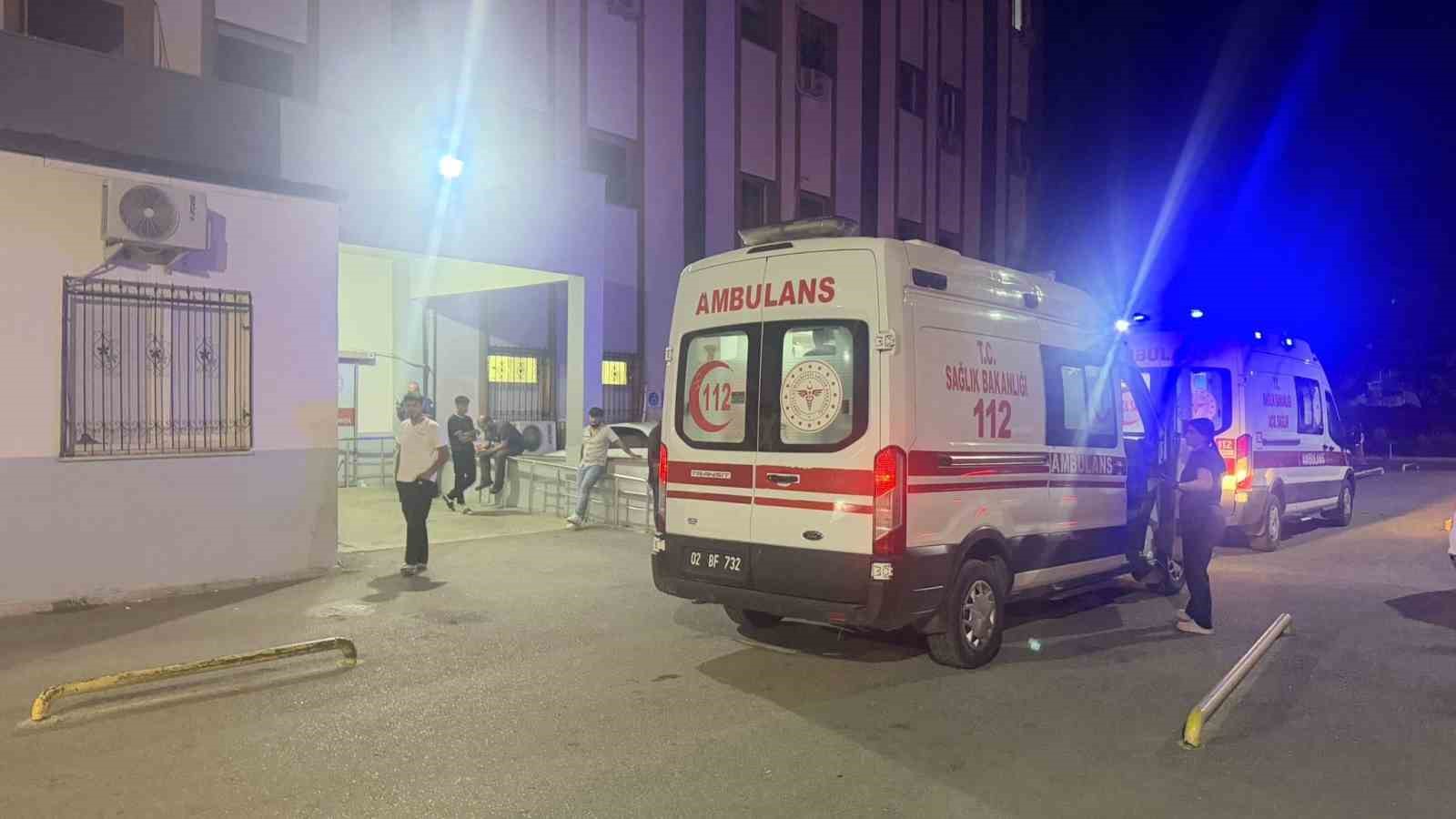 İKİ GRUP ARASINDAKİ KAVGADA 2 KİŞİ YARALANDI