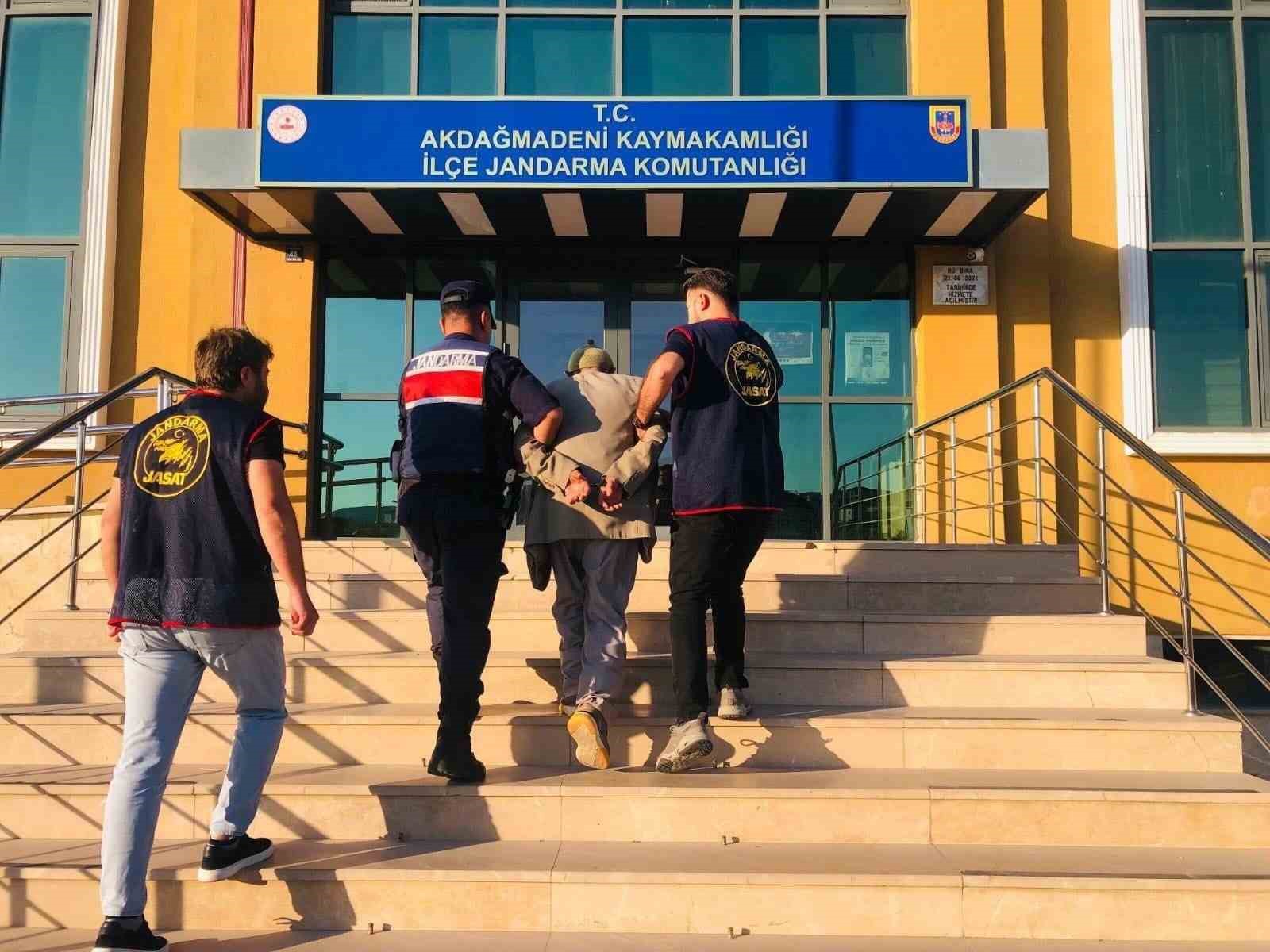 YOZGAT’TA KESİNLEŞMİŞ 23 YIL HAPİS CEZASI OLAN FİRARİ HÜKÜMLÜ YAKALANDI