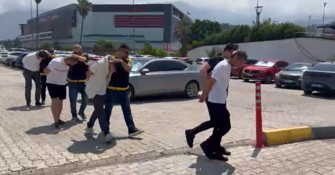 İSKENDERUN’DA ARANAN 4 ŞAHIS YAKALANDI