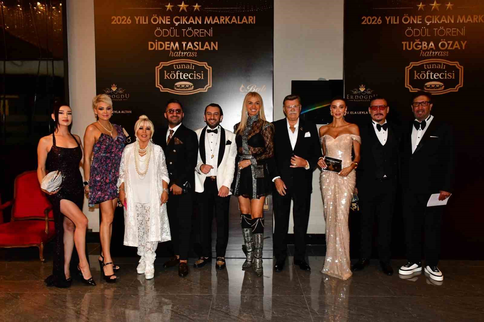 SİNEMA VE SANAT DÜNYASININ DUAYENLERİ ÖDÜLLENDİRİLDİ