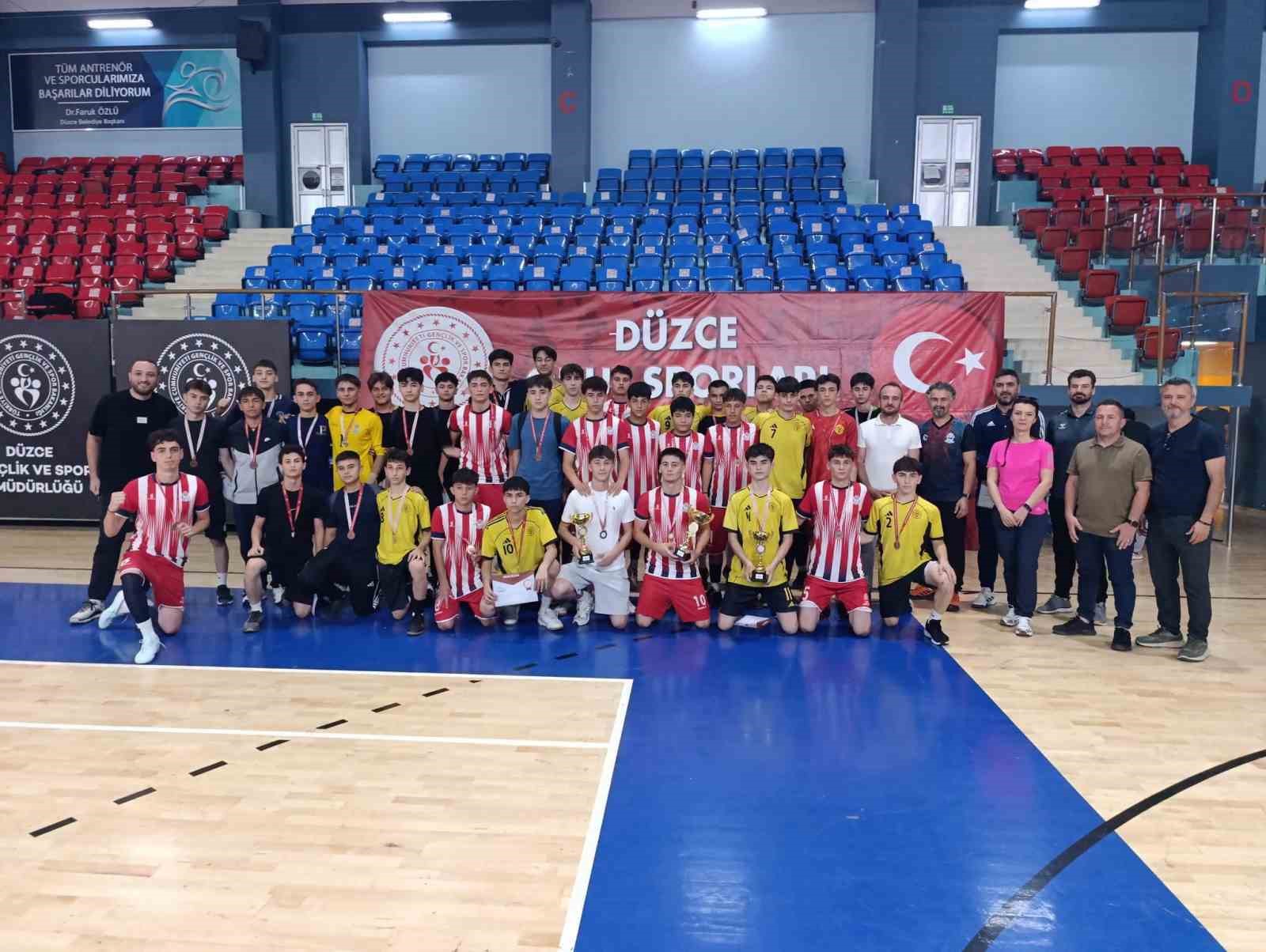 GENÇLER B FUTSAL MAHALLİ MÜSABAKALARI SONA ERDİ